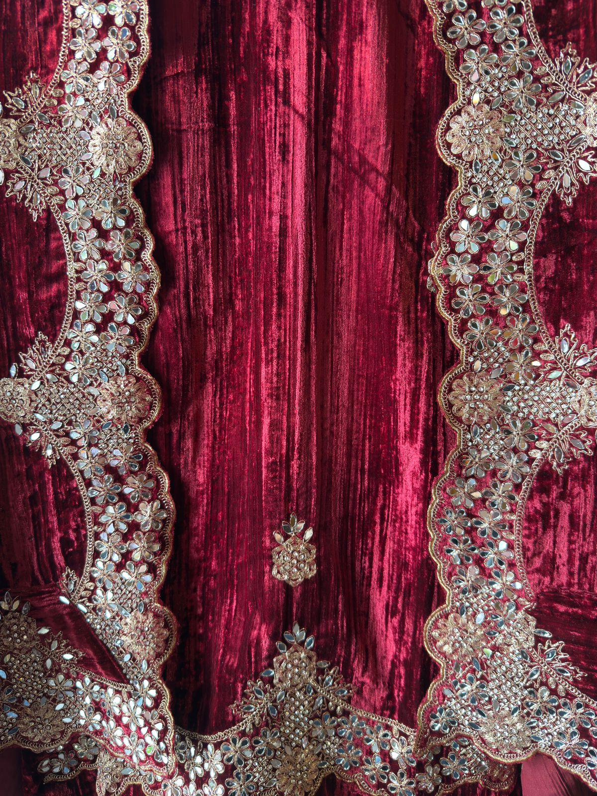 Crushed velvet Unstitched Suit sets