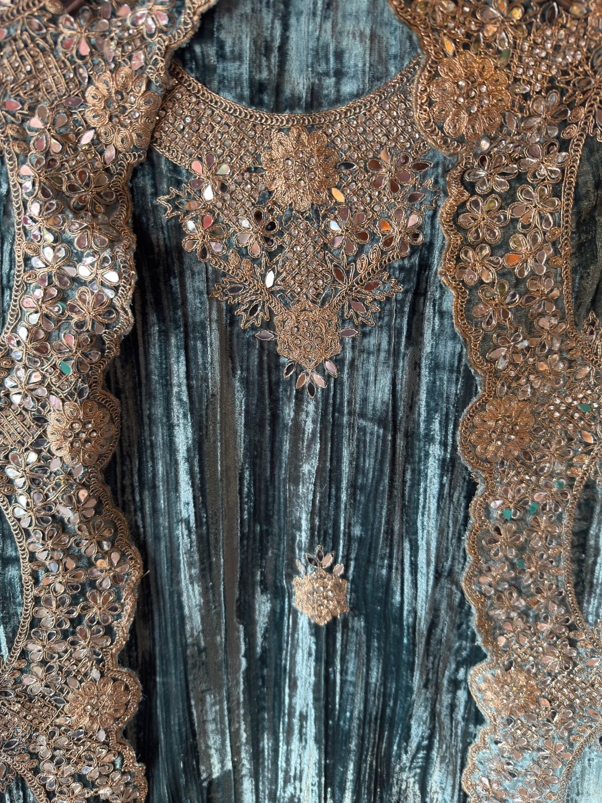 Crushed velvet Unstitched Suit sets