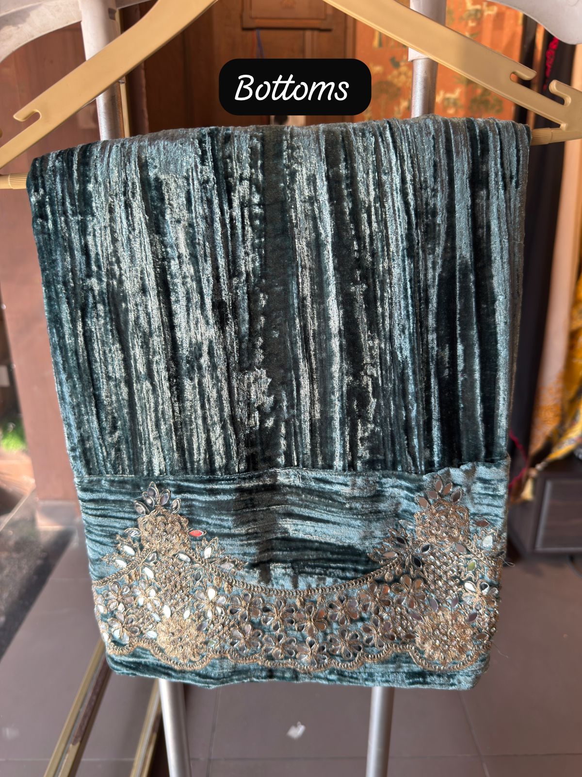 Crushed velvet Unstitched Suit sets