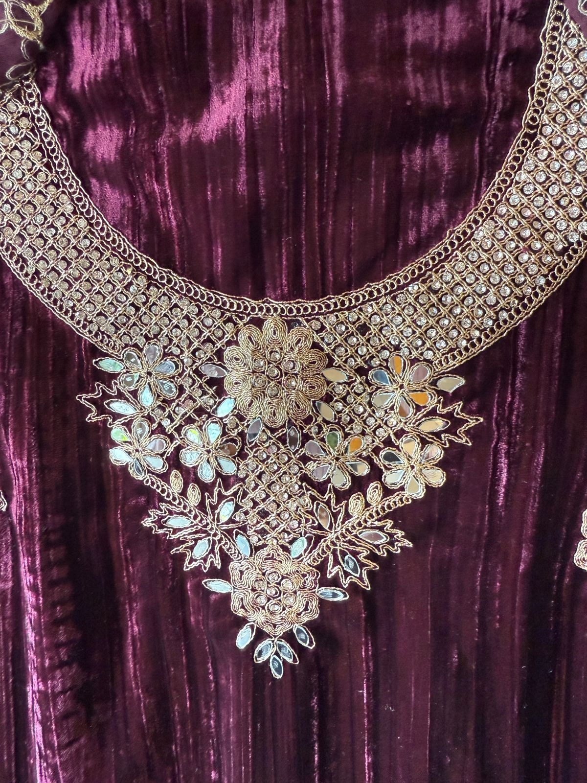 Crushed velvet Unstitched Suit sets