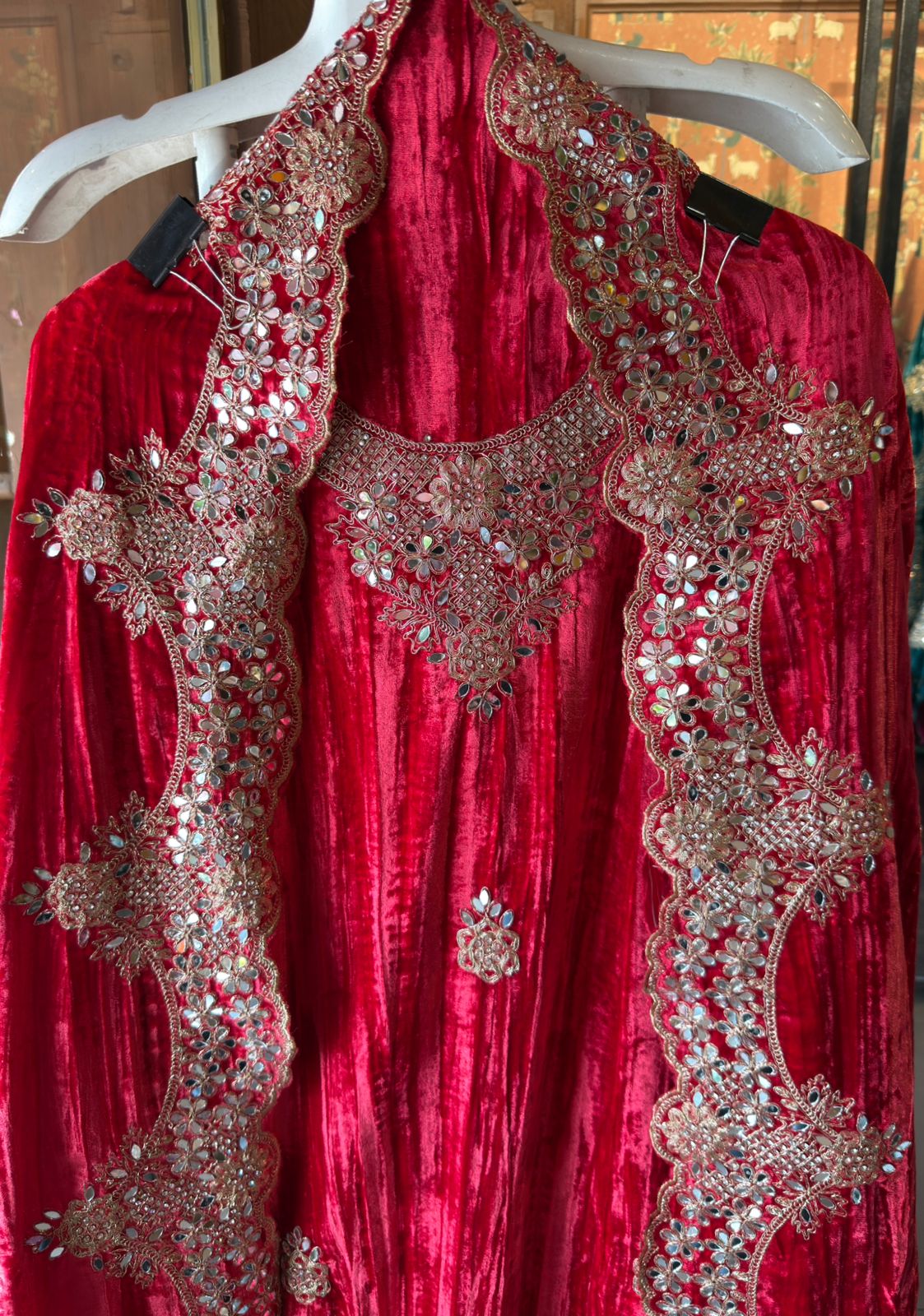 Crushed velvet Unstitched Suit sets