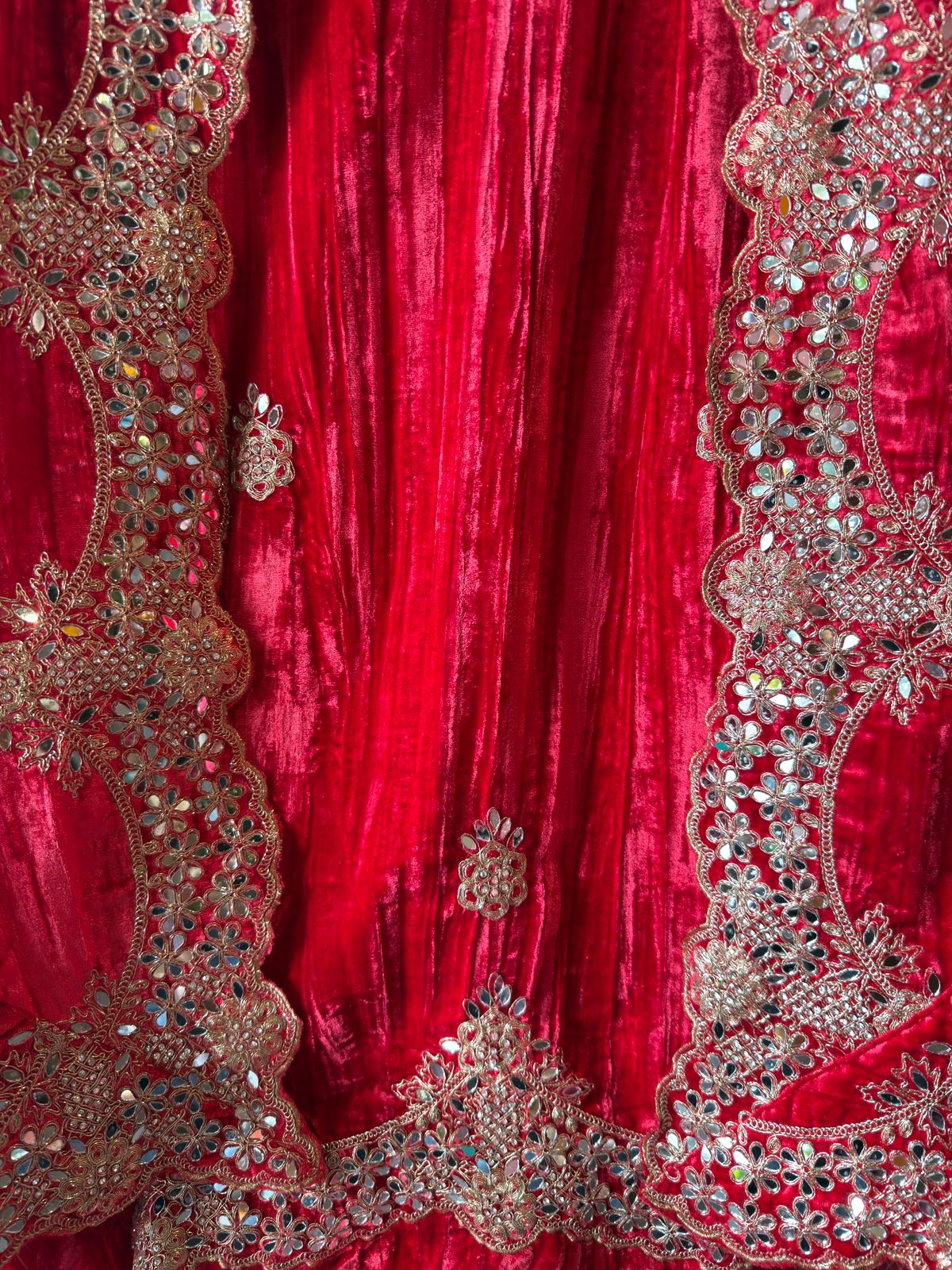 Crushed velvet Unstitched Suit sets