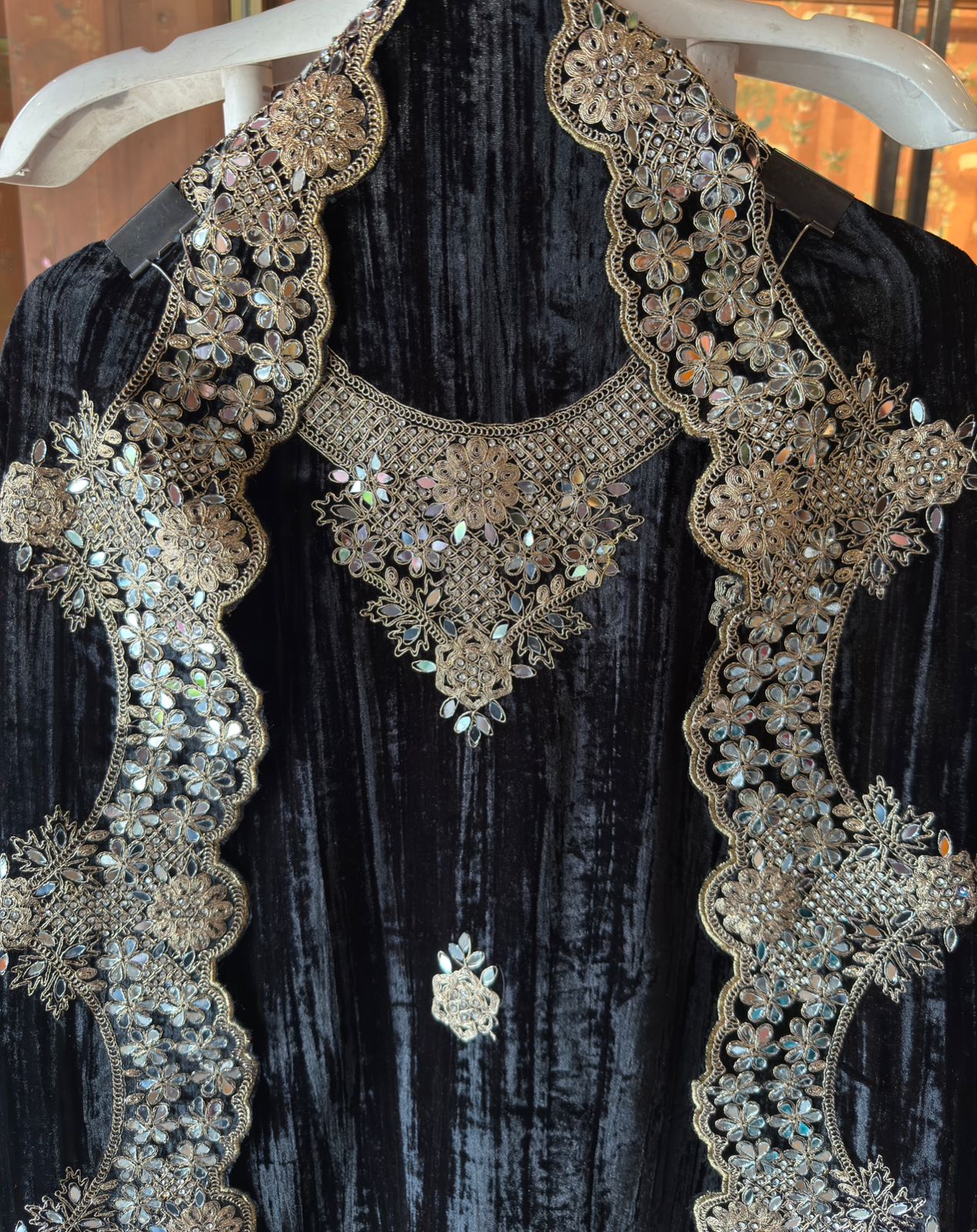 Crushed velvet Unstitched Suit sets