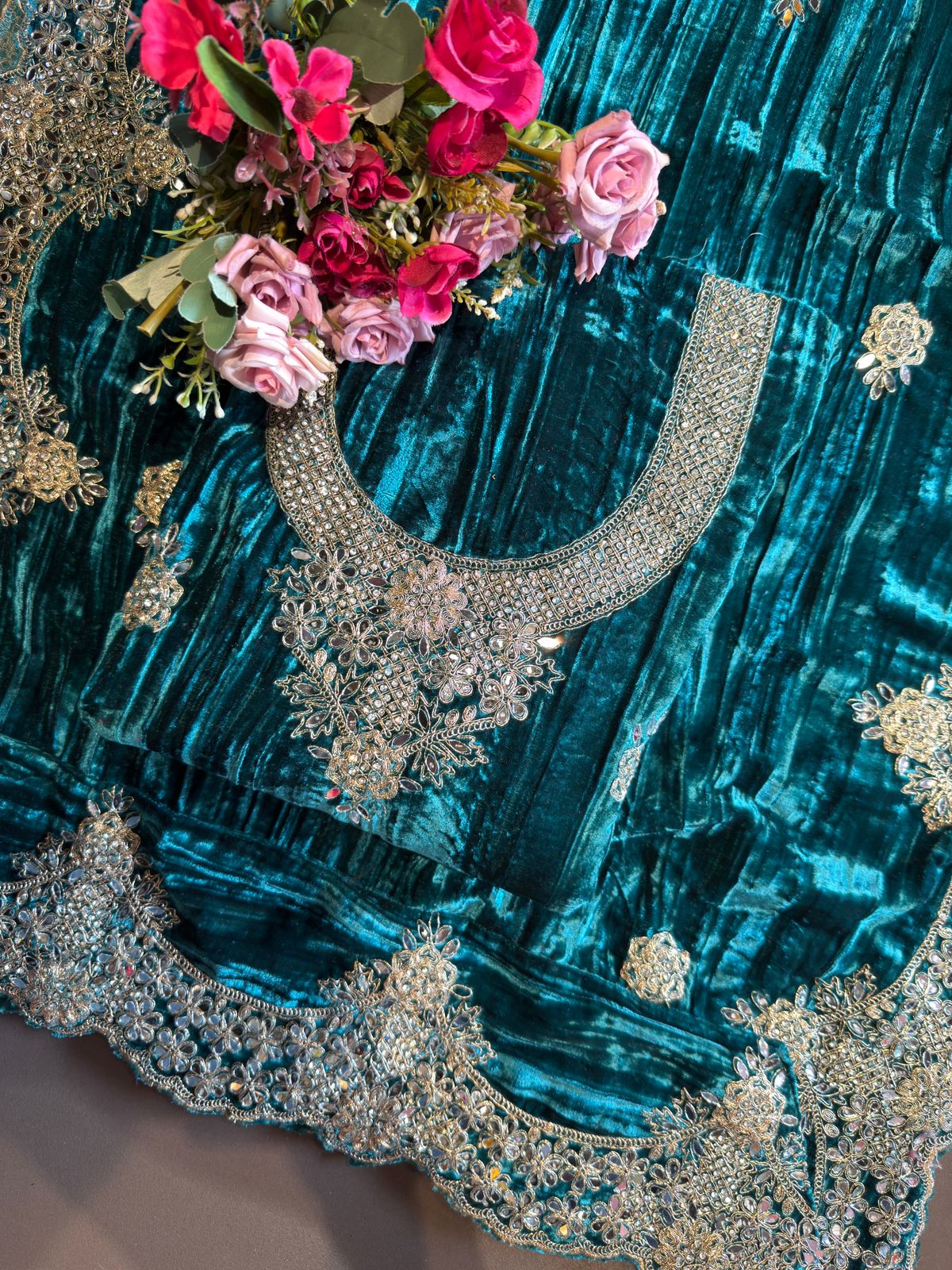 Crushed velvet Unstitched Suit sets