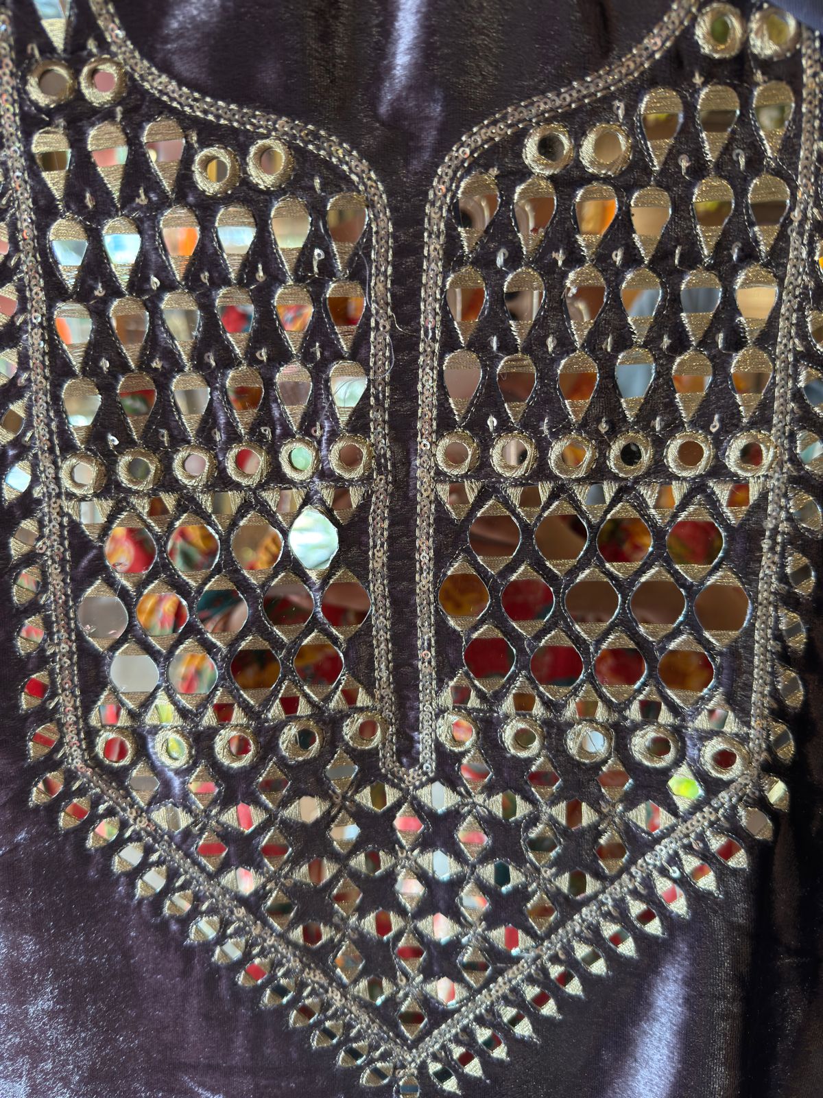 VELVET WITH BRASSO SHAWLS