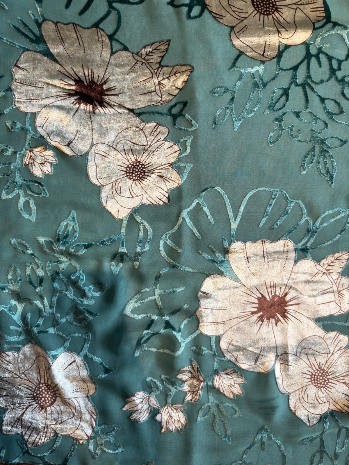 VELVET WITH BRASSO SHAWLS