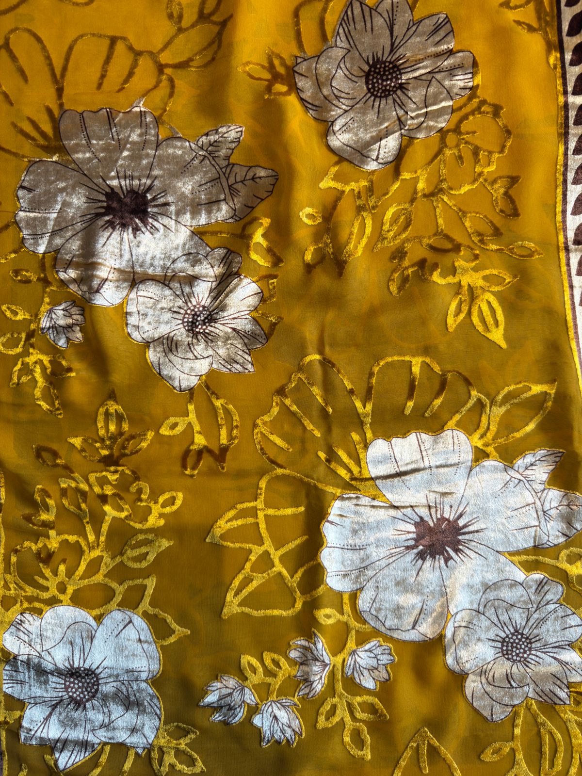 VELVET WITH BRASSO SHAWLS