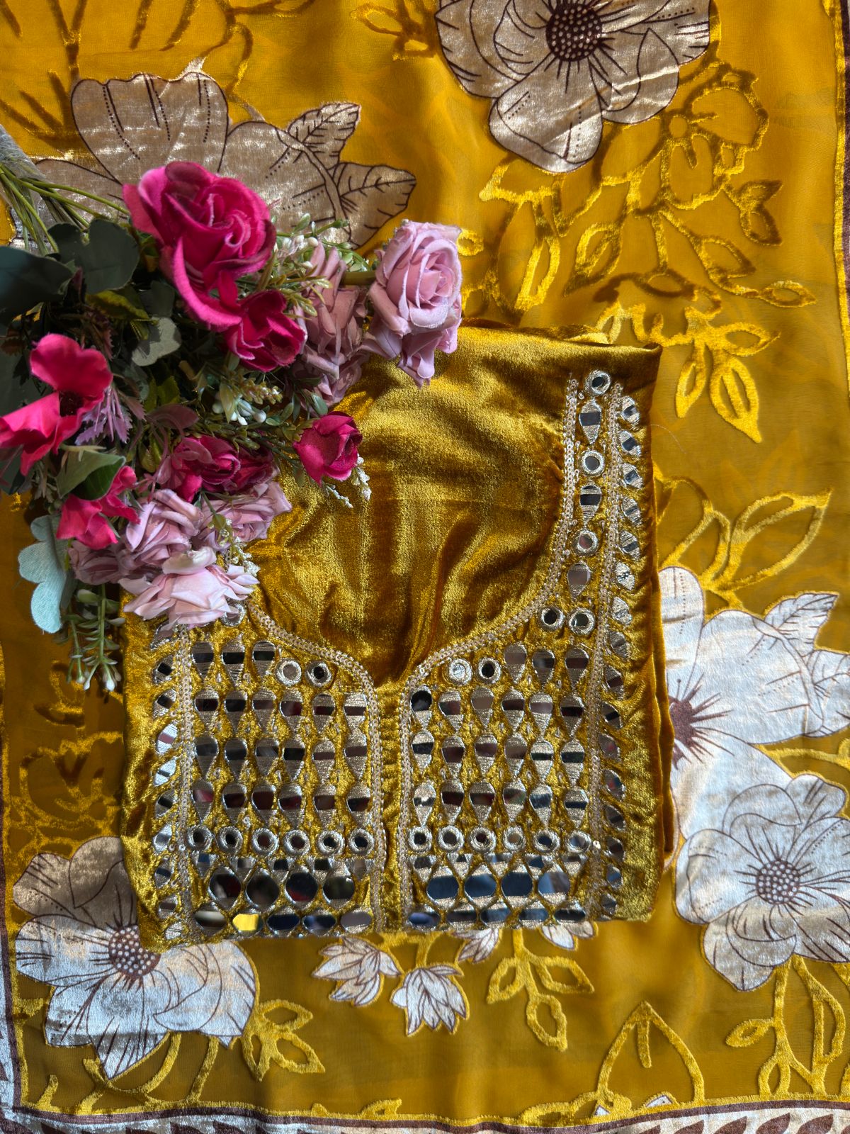 VELVET WITH BRASSO SHAWLS