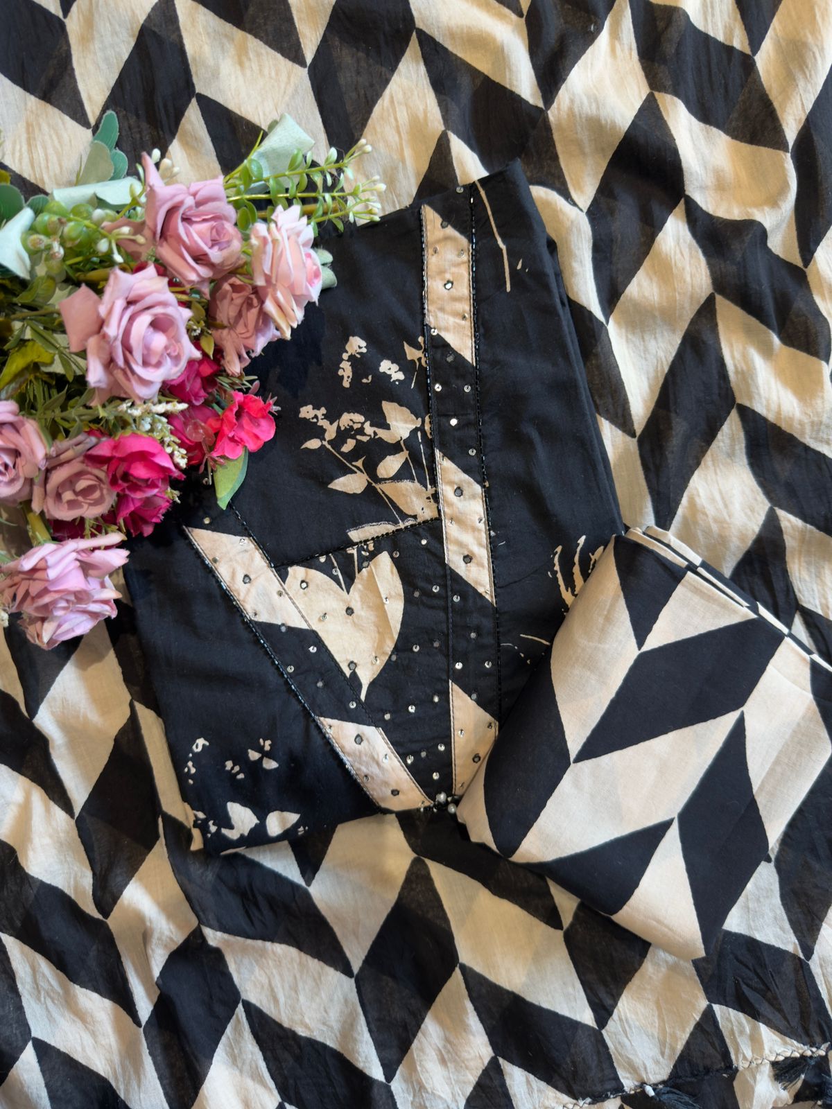 Classic black and beige combination cotton suit