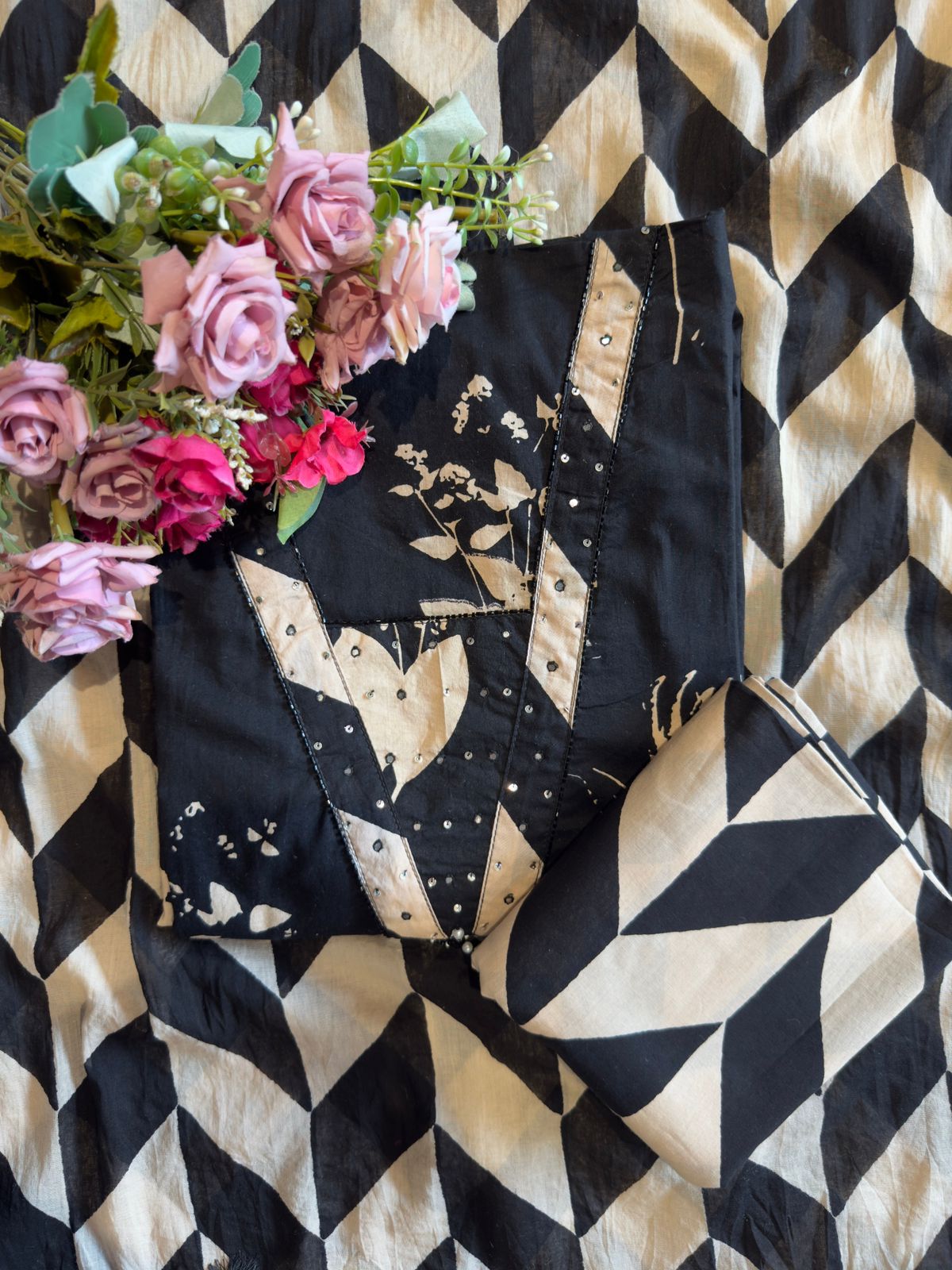 Classic black and beige combination cotton suit