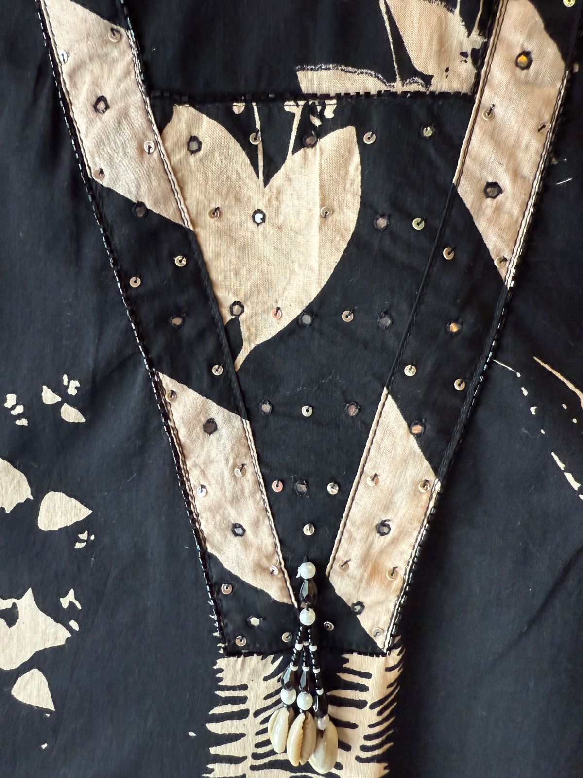 Classic black and beige combination cotton suit