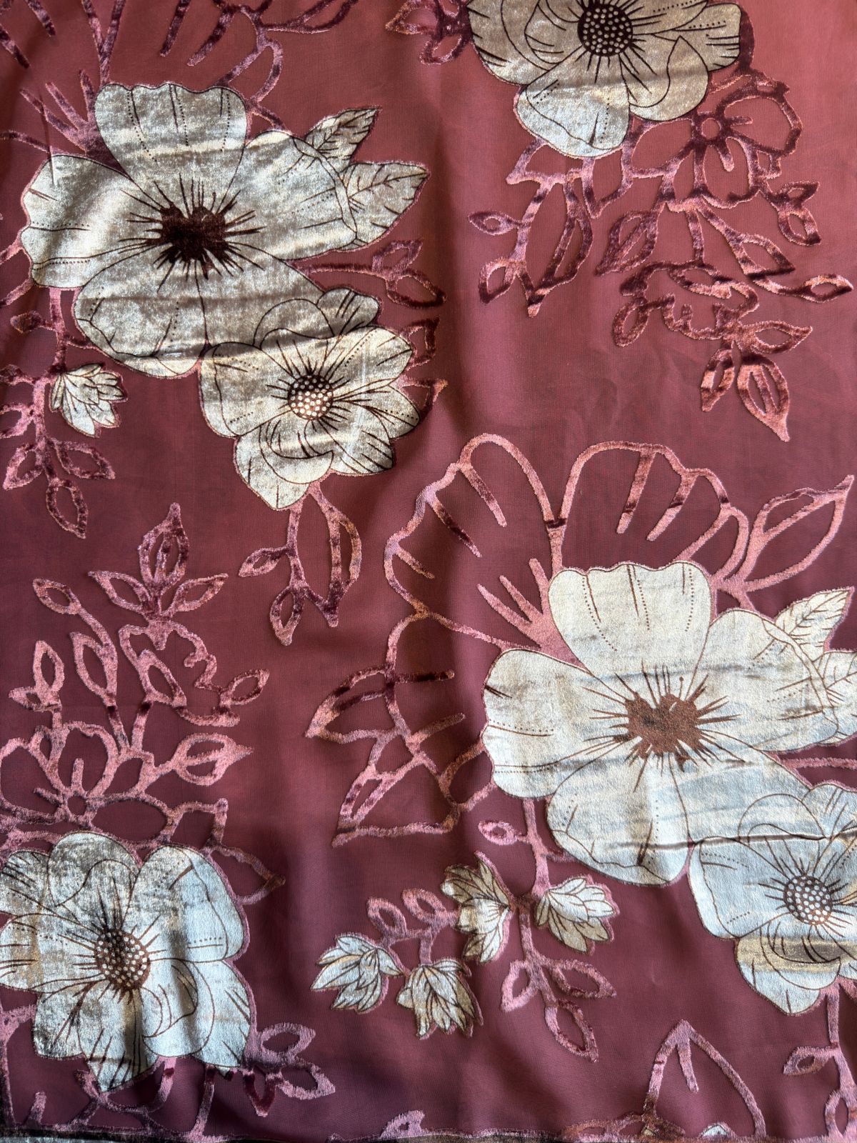 VELVET WITH BRASSO SHAWLS