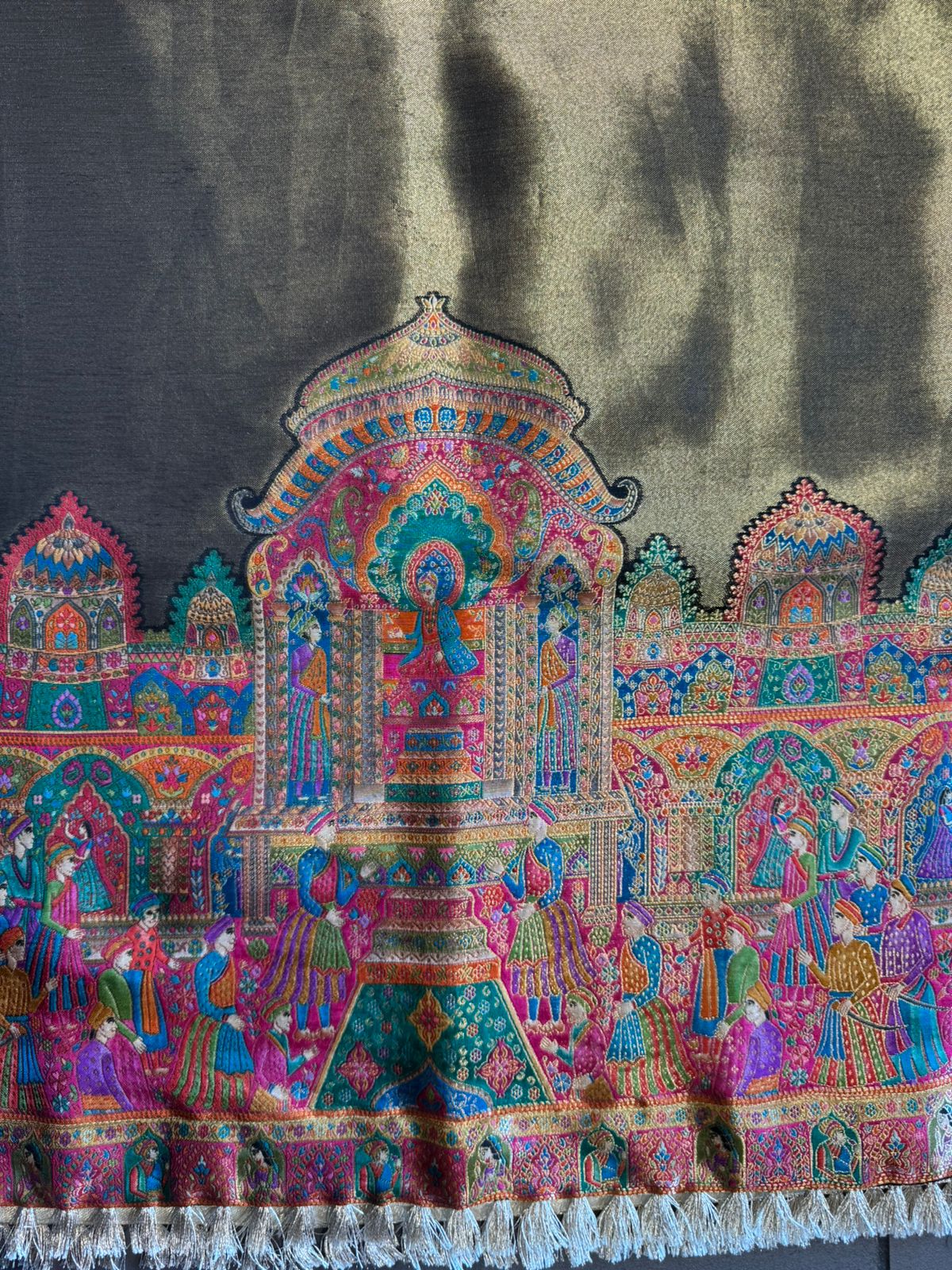 Giraffe Tissue Luxe Suit