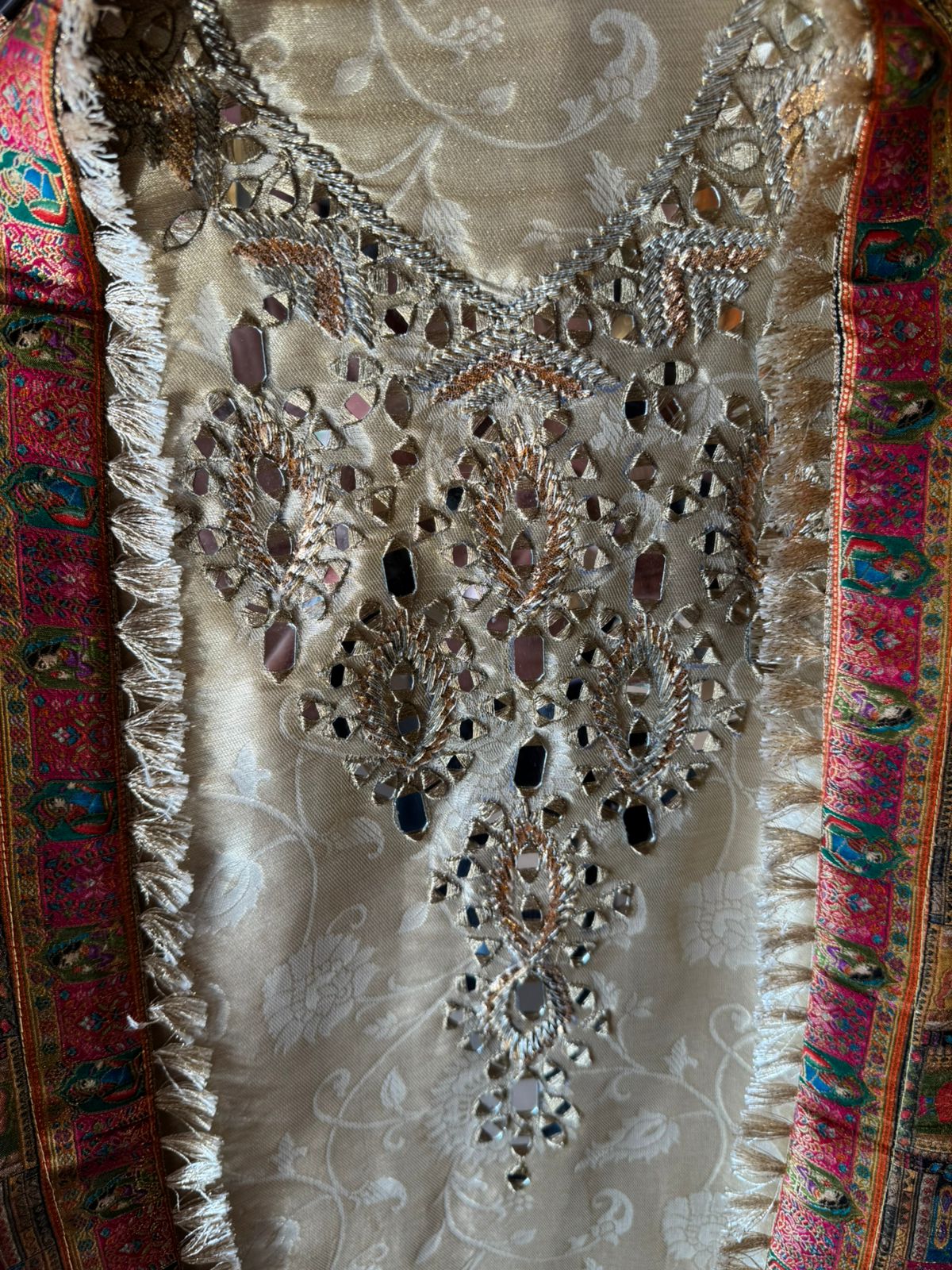 Giraffe Tissue Luxe Suit