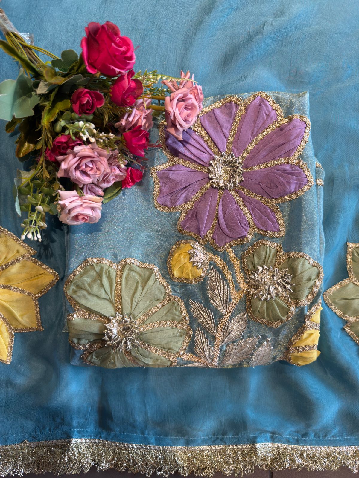 Stunning tissue suit