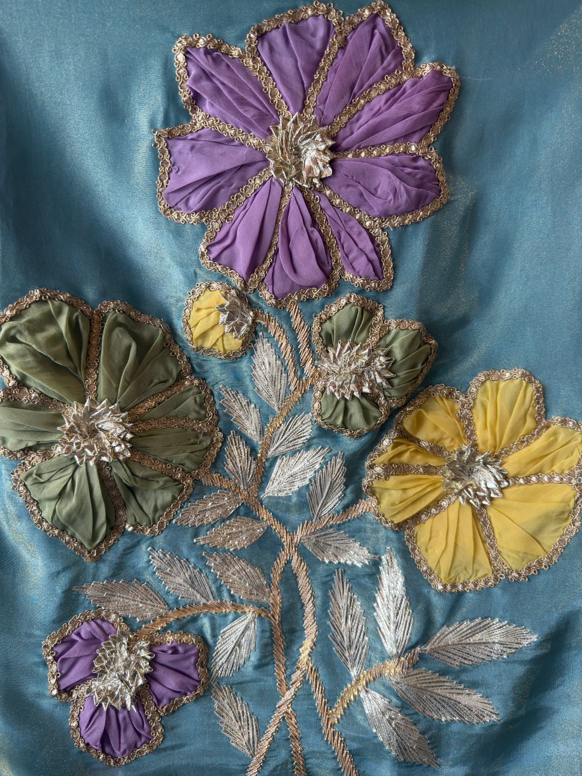 Stunning tissue suit