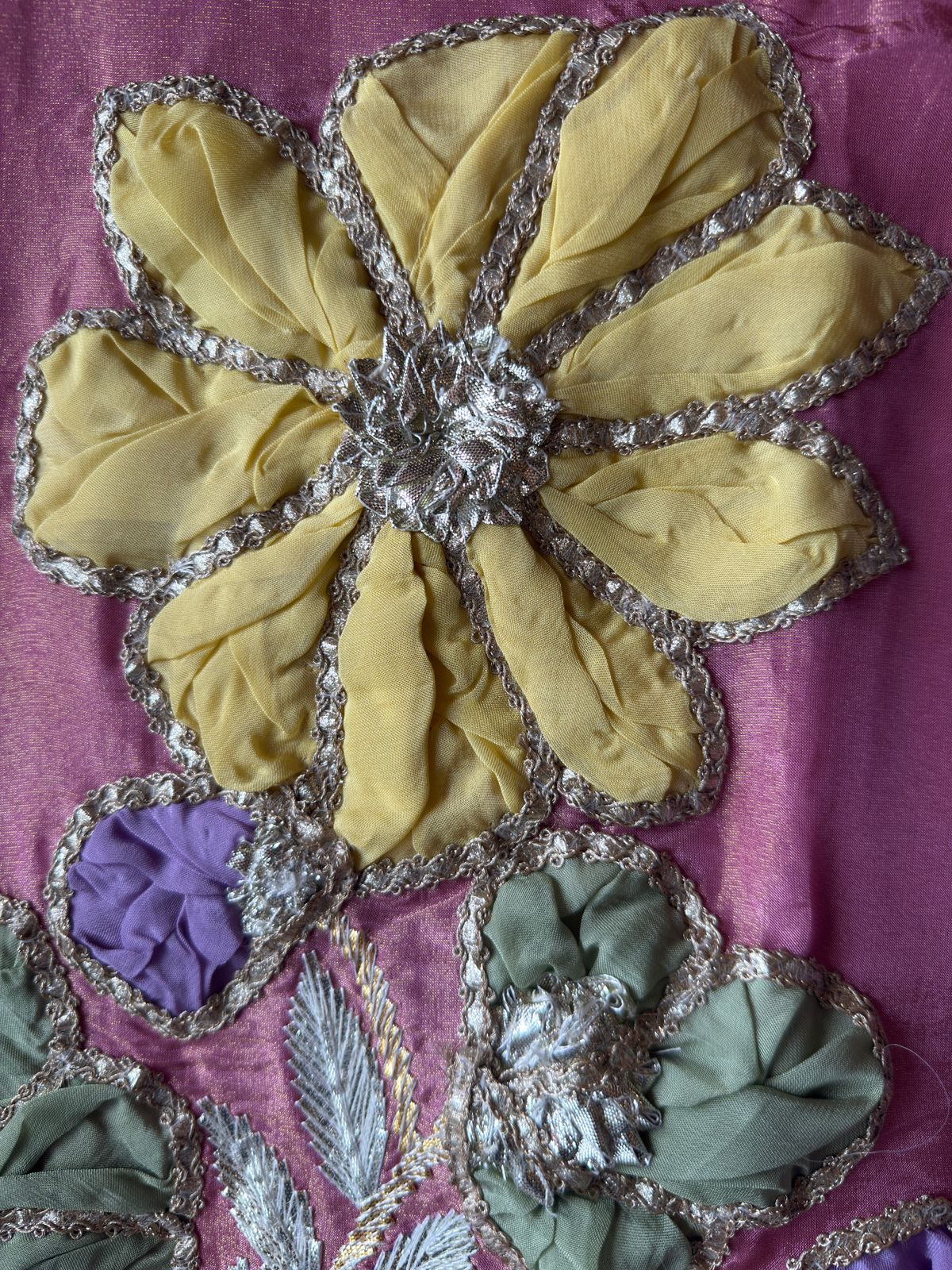 Stunning tissue suit