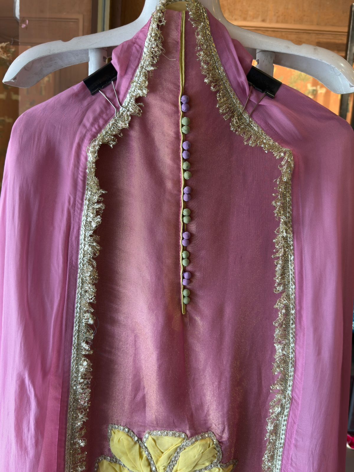 Stunning tissue suit