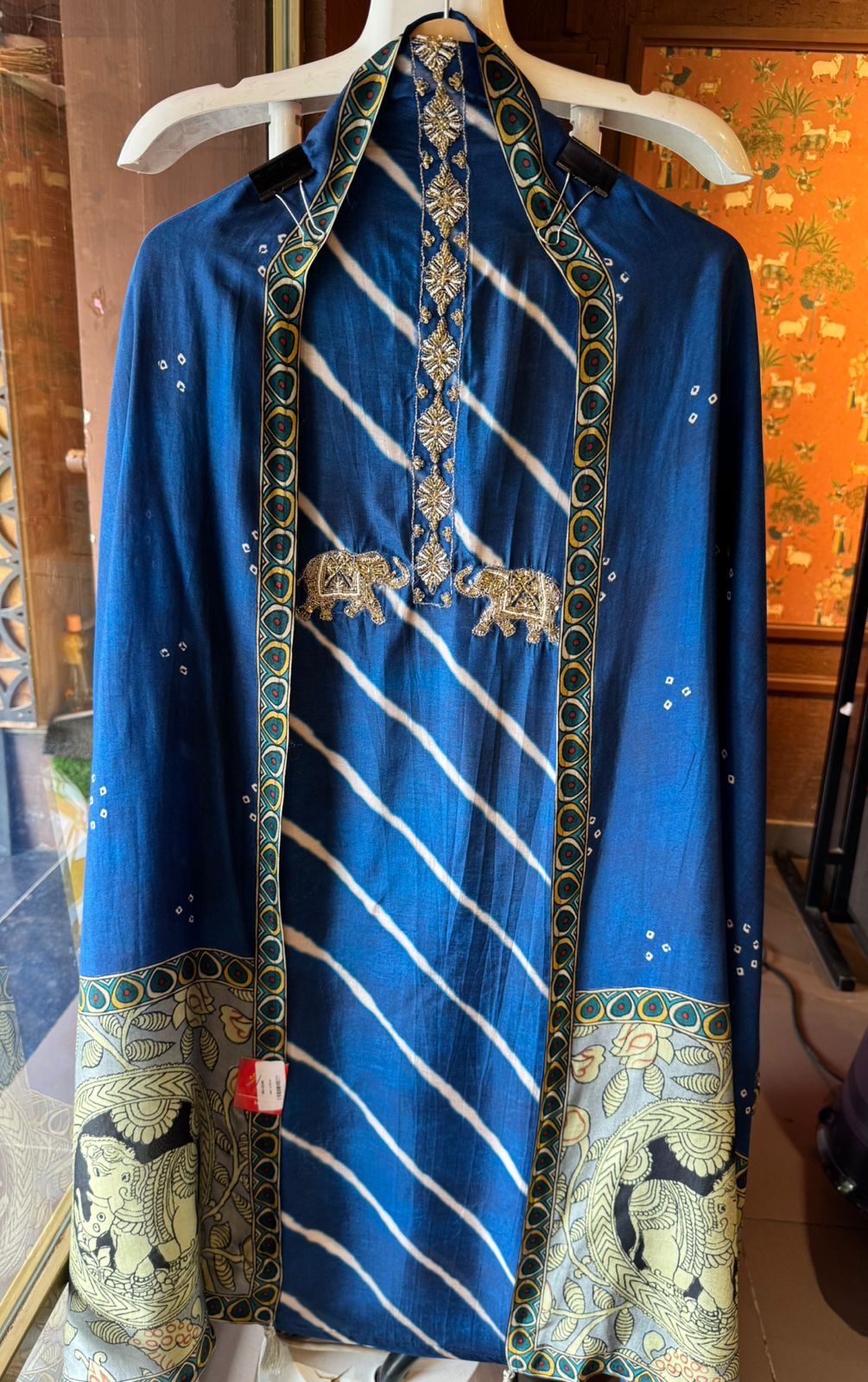 Striking ethnic kurta