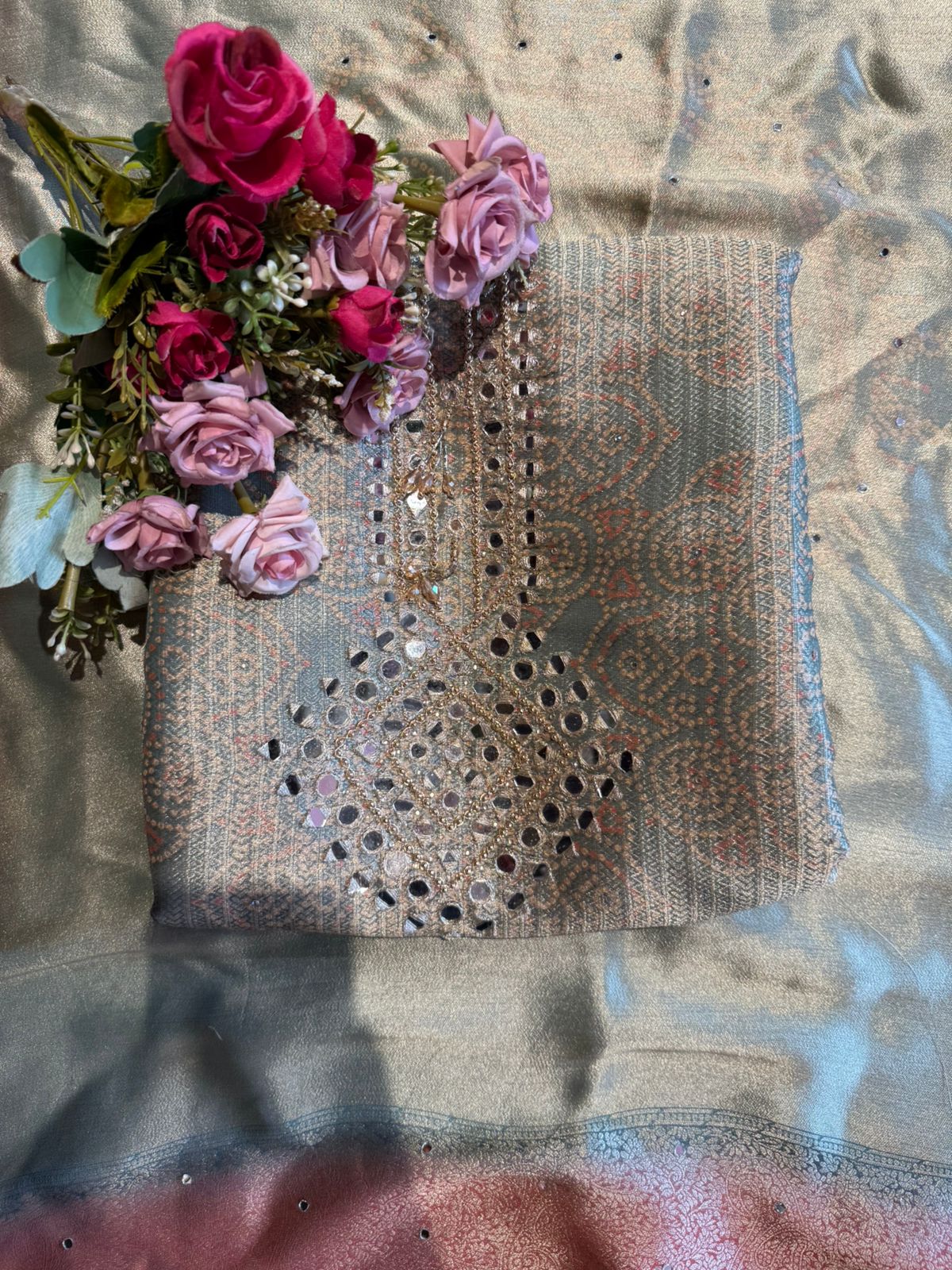 Bandhani Jacquard Unstitched Suit