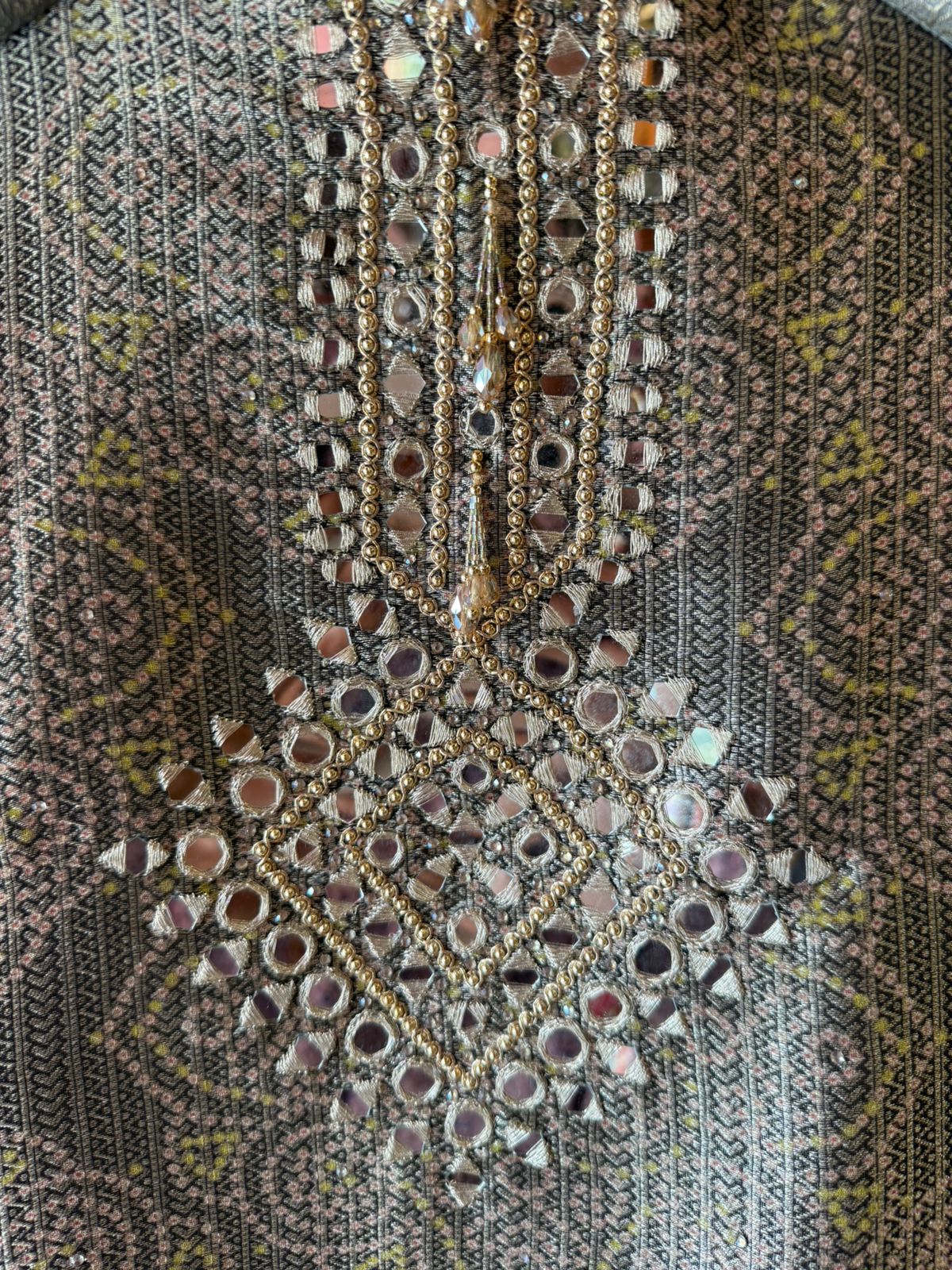 Bandhani Jacquard Unstitched Suit