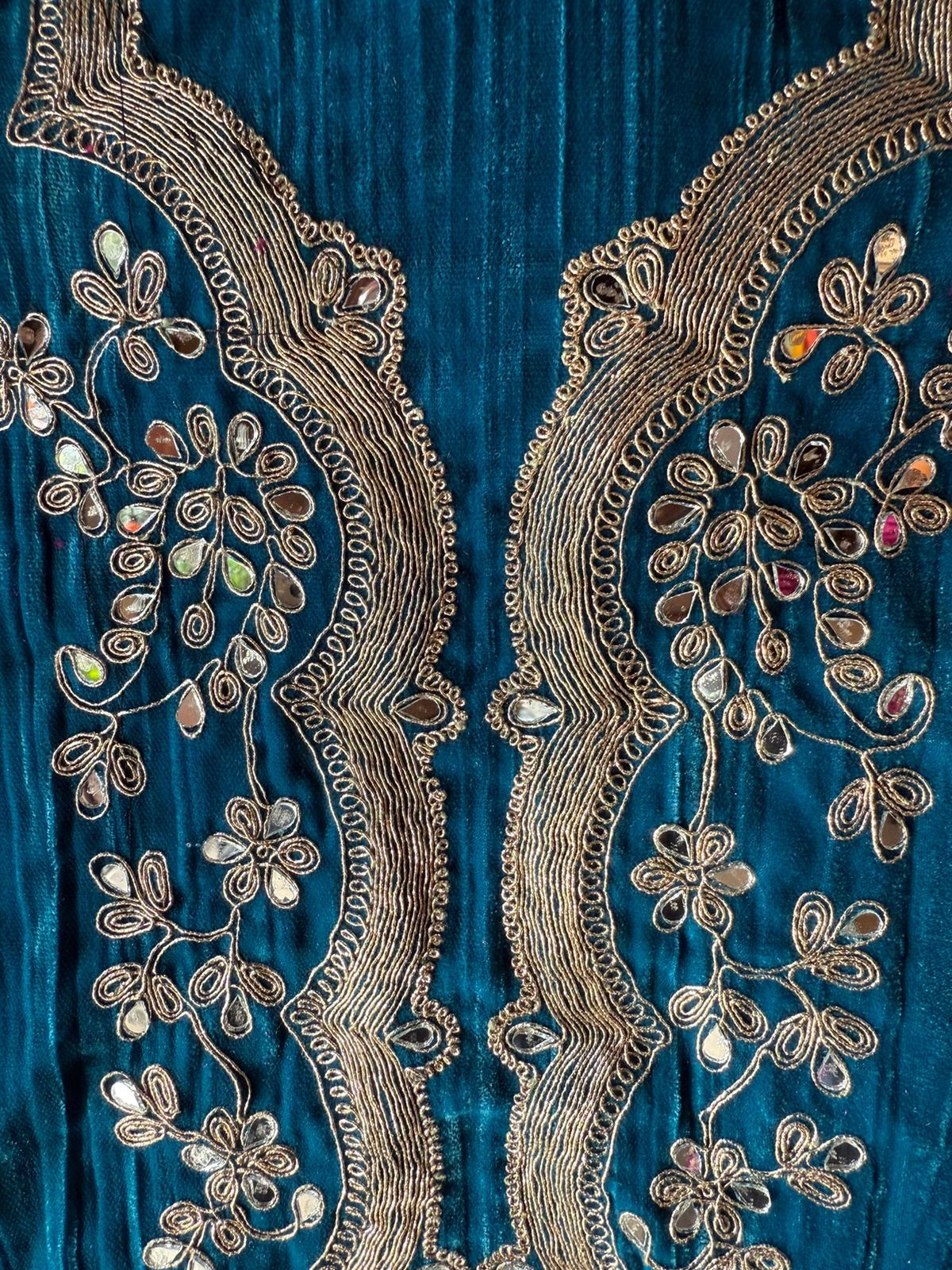 Crushed Velvet Unstitched Suits