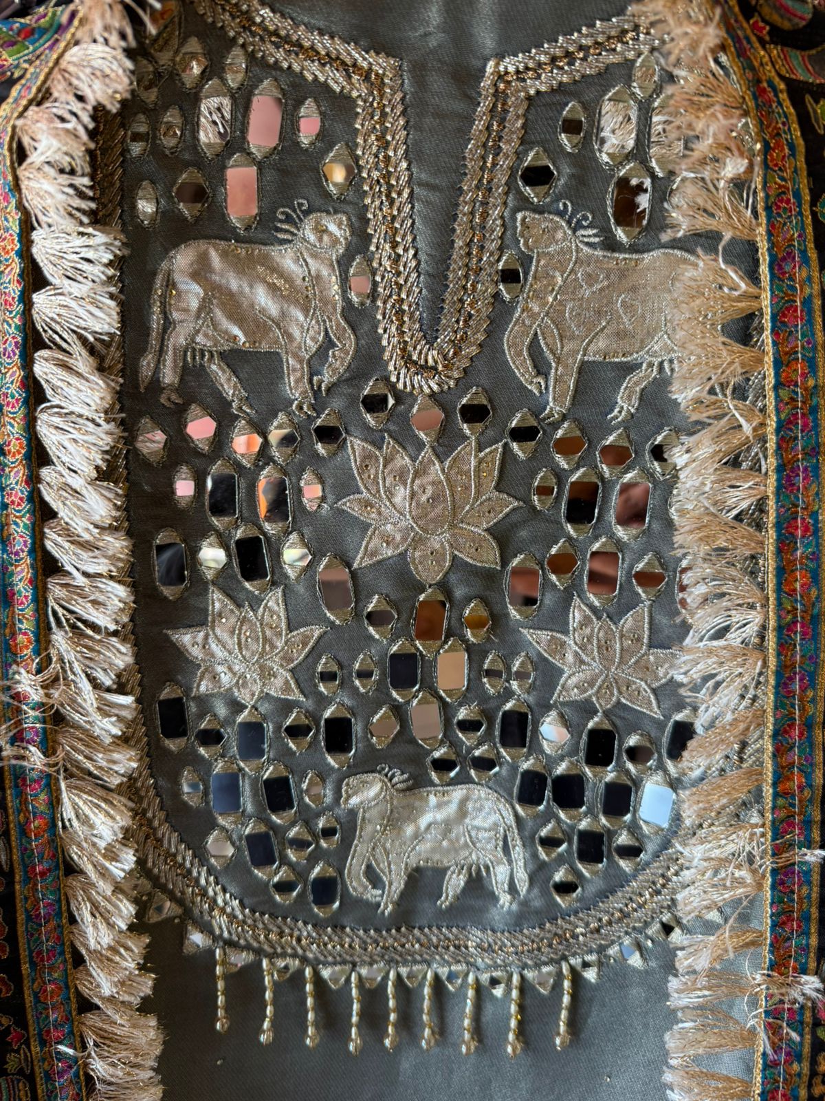 Silvery Giraffe-Tissue Suit