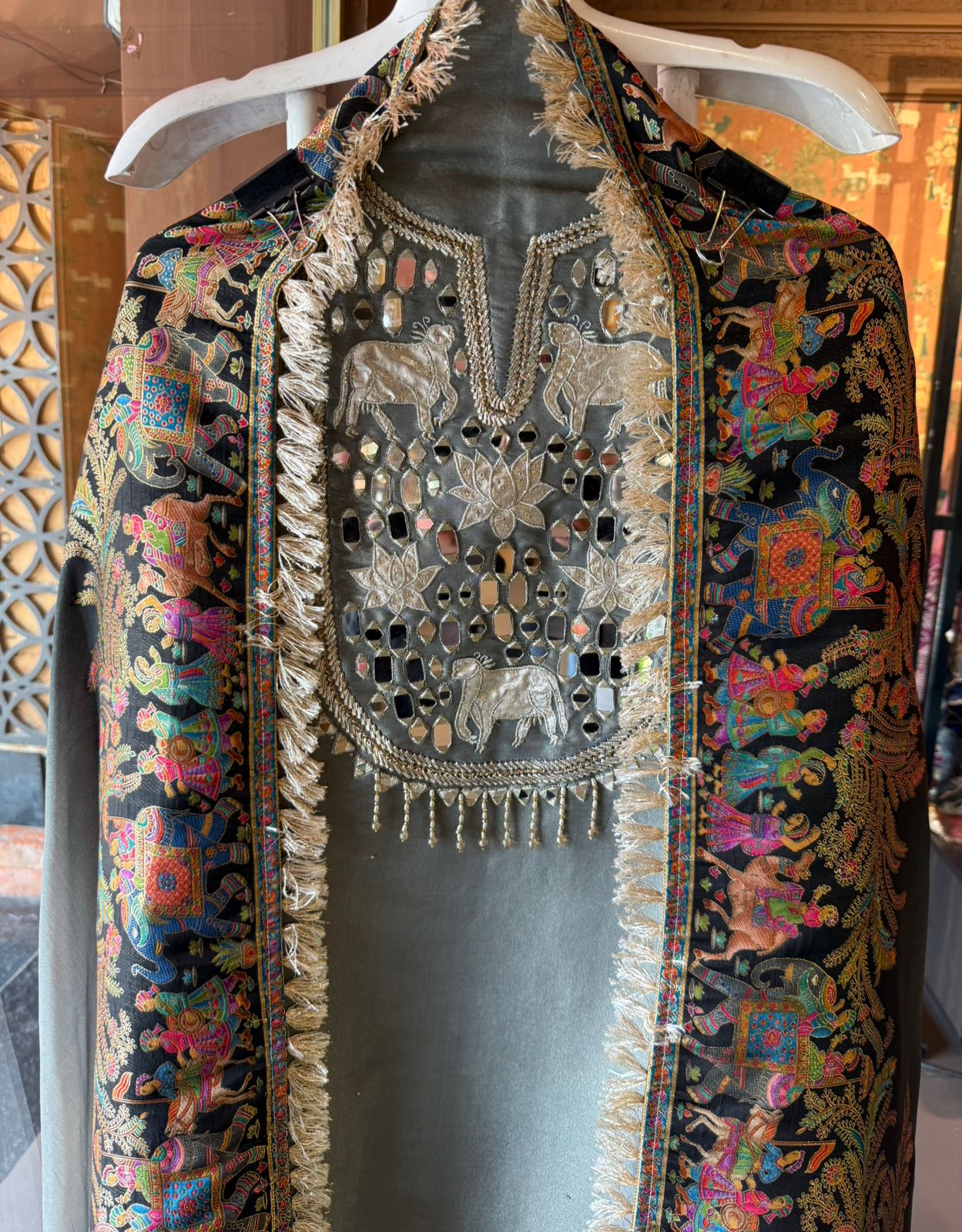 Silvery Giraffe-Tissue Suit