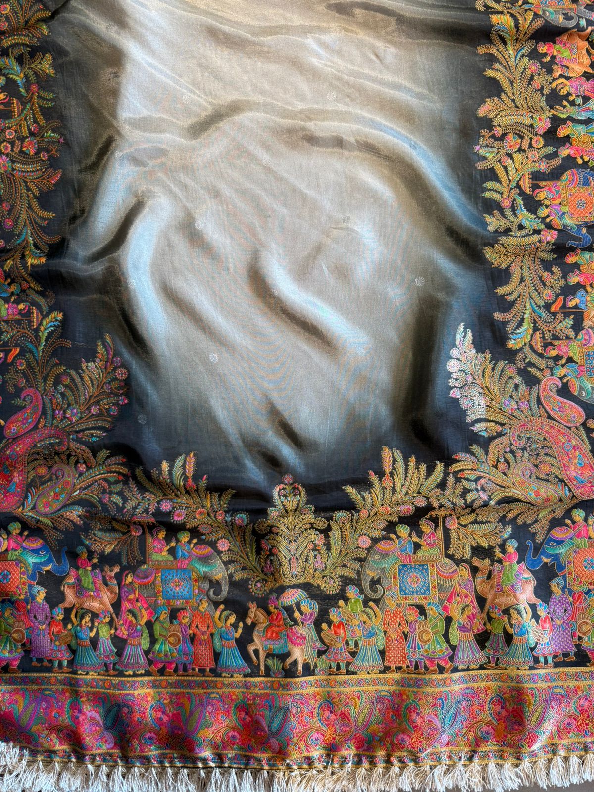 Silvery Giraffe-Tissue Suit