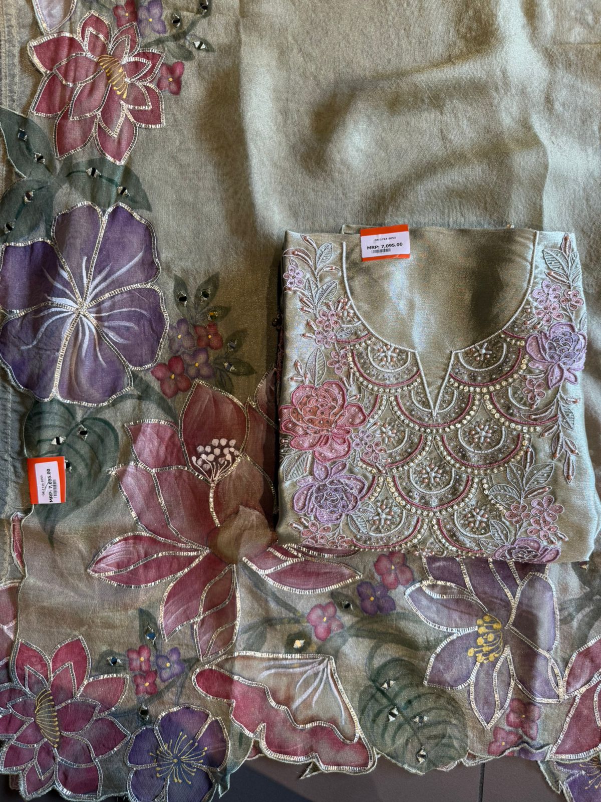 Tissue unstitched Suit set