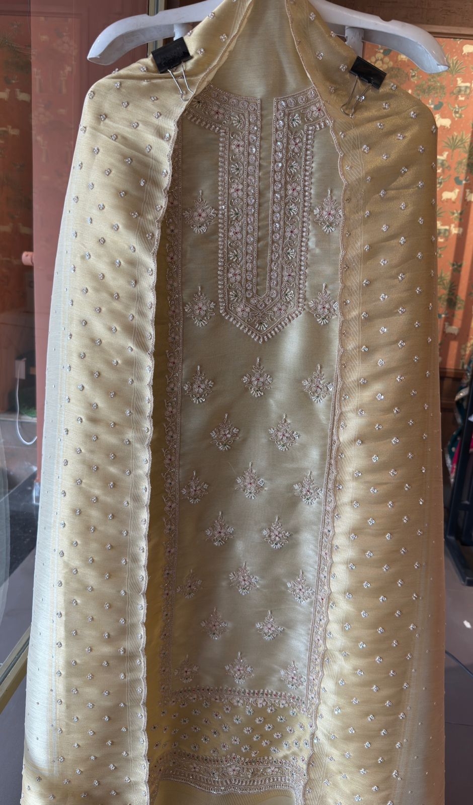 Giraffe tissue Unstitched Suit