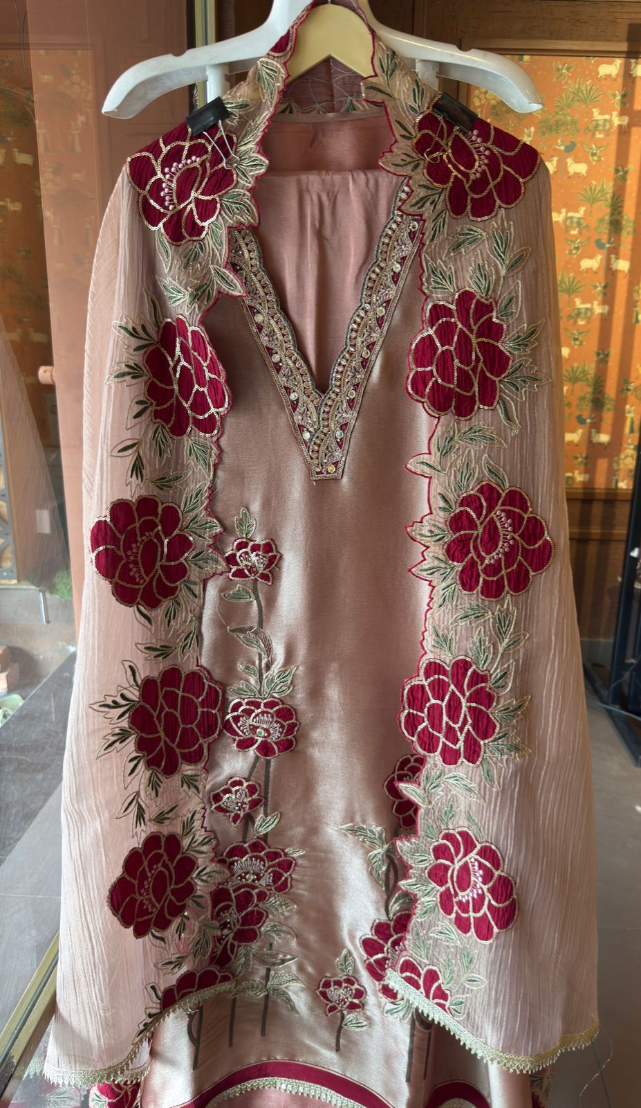 Giraffe tissue fabric Suit set