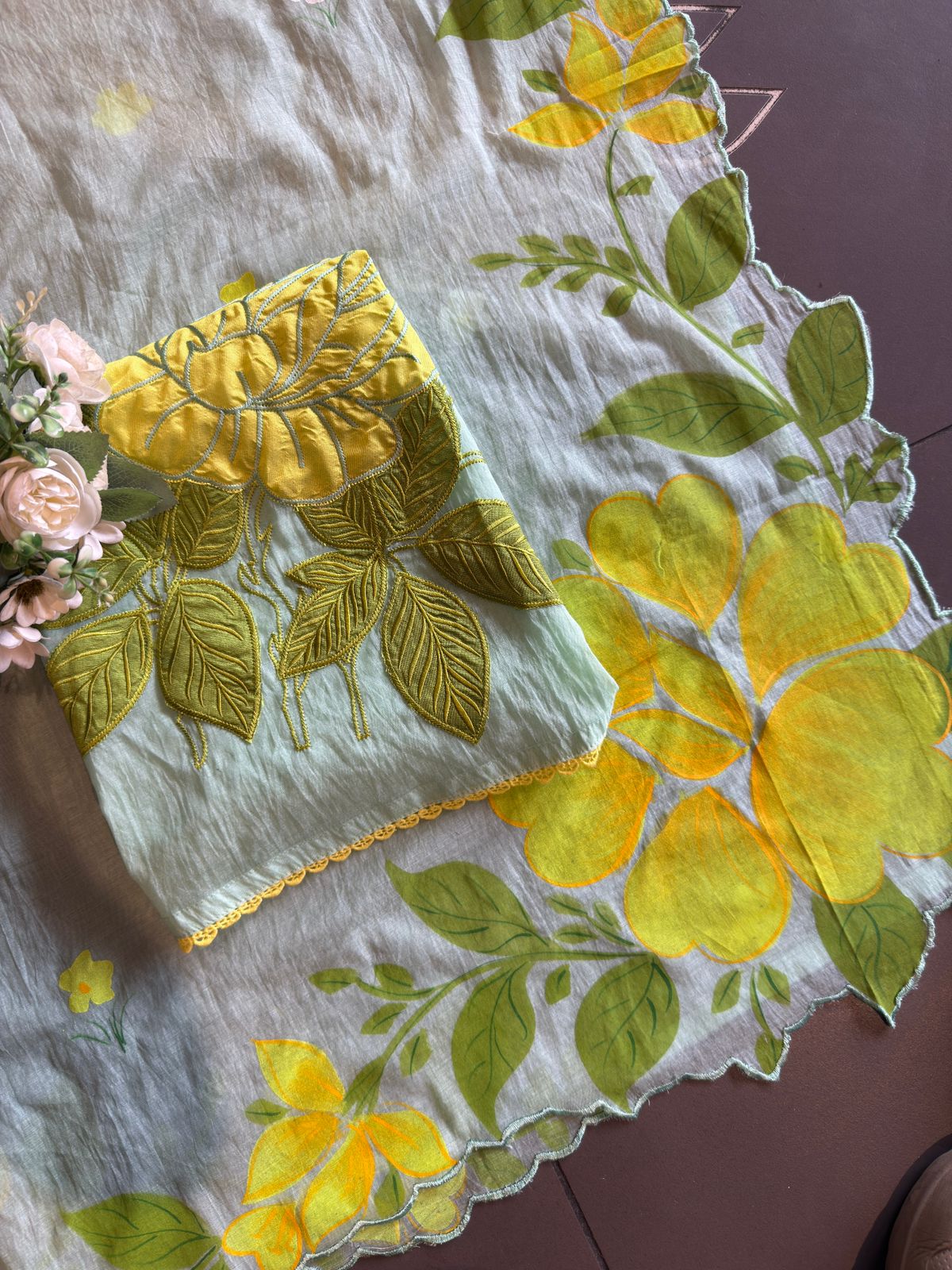 Floral Appliqué Mul Unstitched Suit