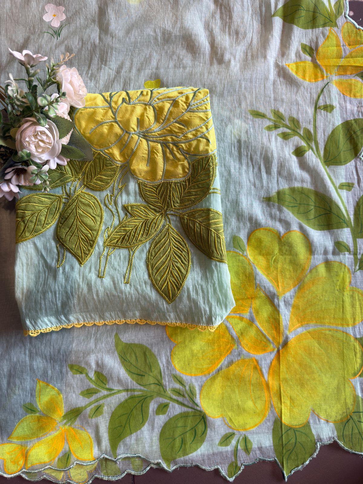 Floral Appliqué Mul Unstitched Suit
