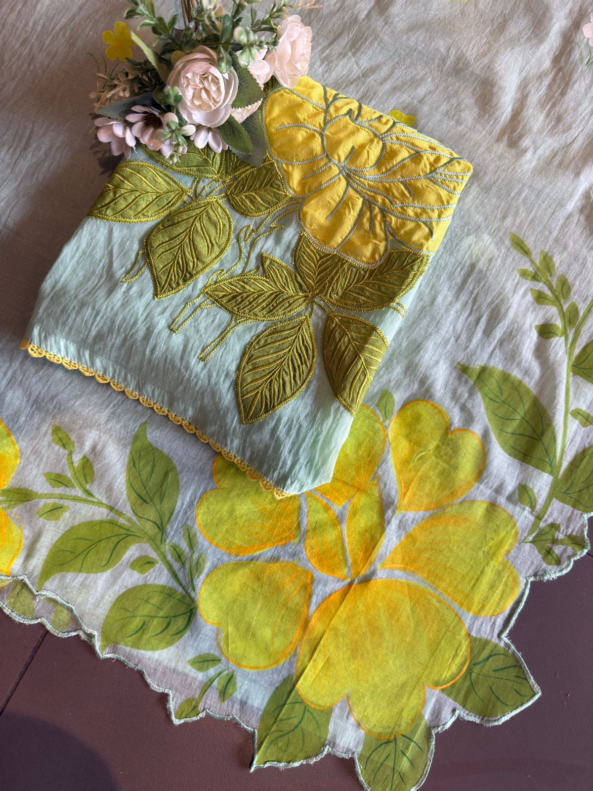 Floral Appliqué Mul Unstitched Suit