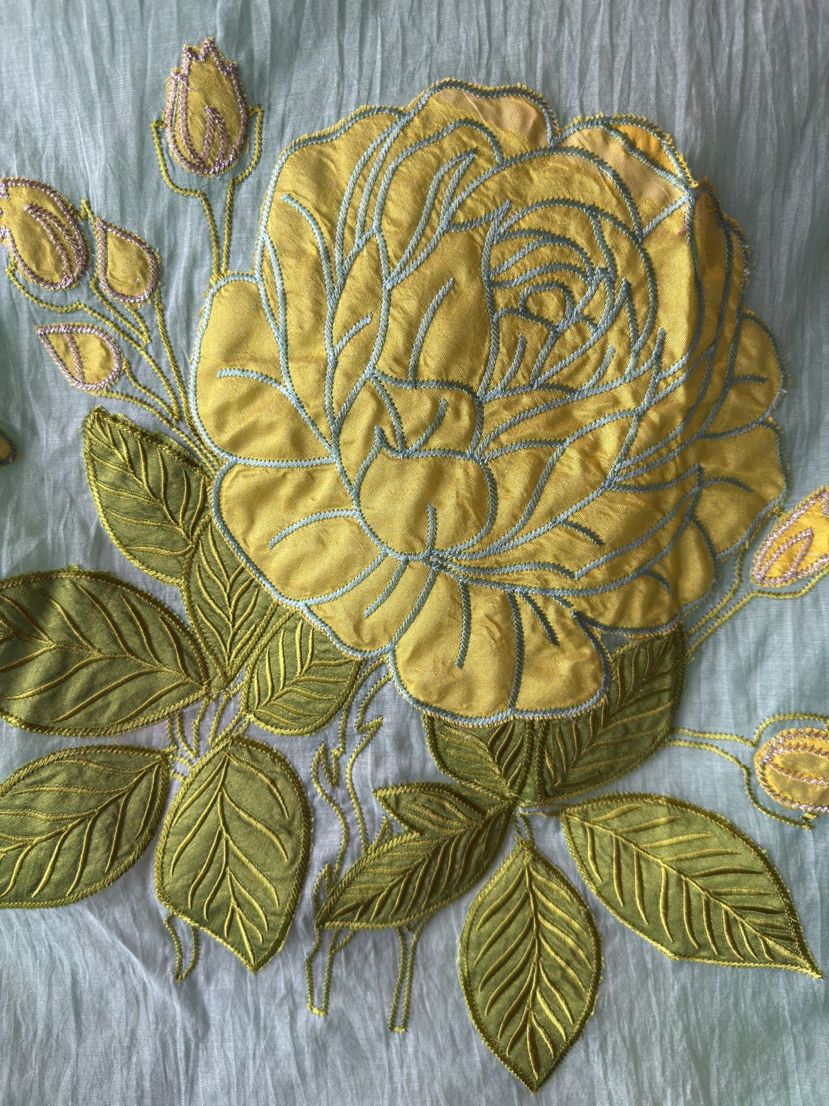 Floral Appliqué Mul Unstitched Suit
