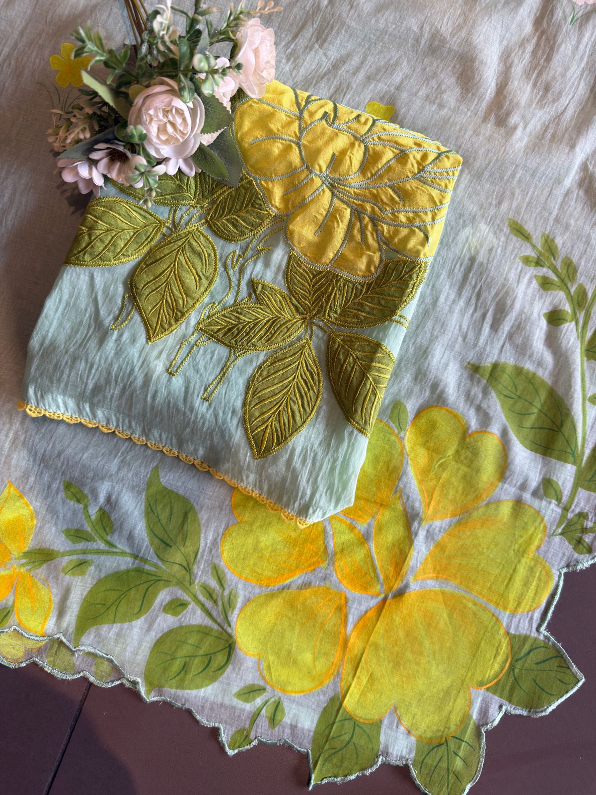 Floral Appliqué Mul Unstitched Suit