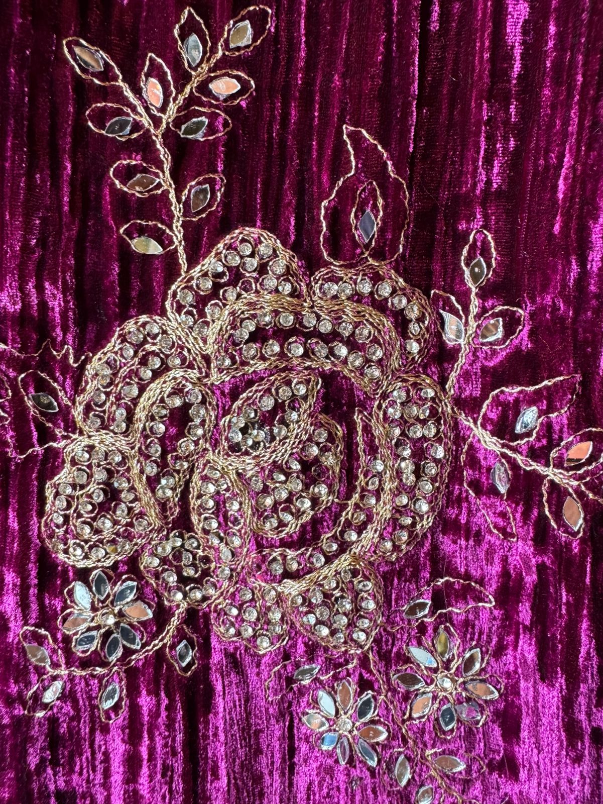 Crushed velvet unstitched Suits