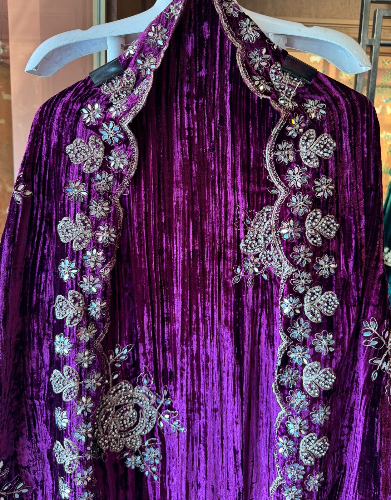 Crushed velvet unstitched Suits