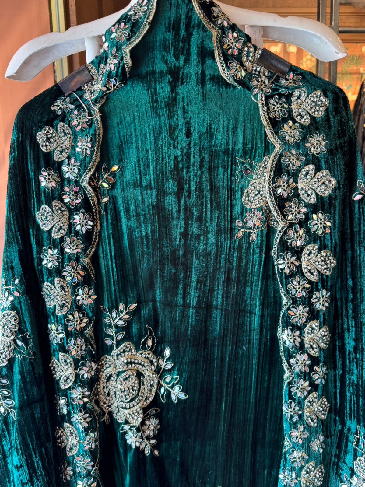 Crushed velvet unstitched Suits