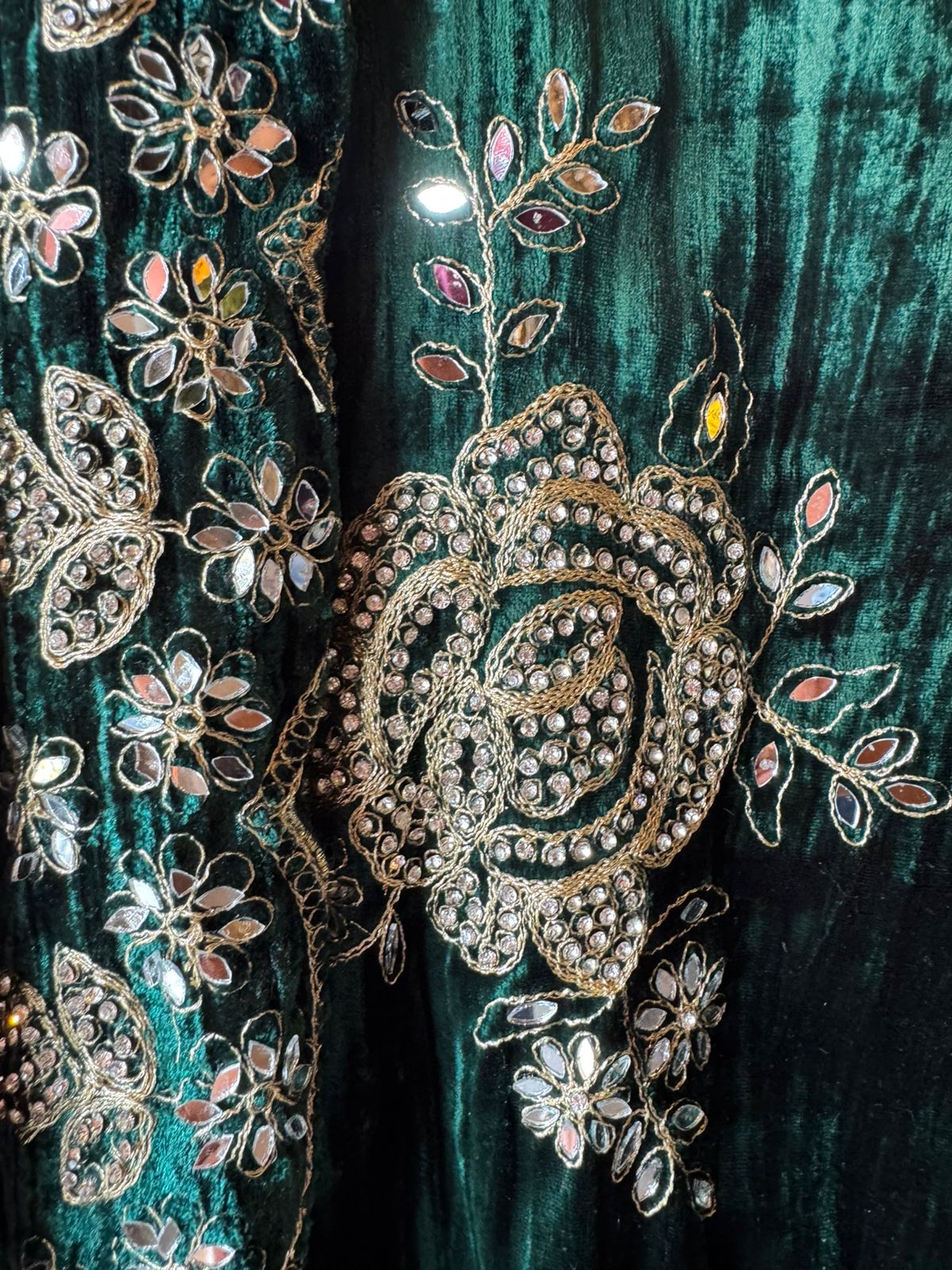 Crushed velvet unstitched Suits