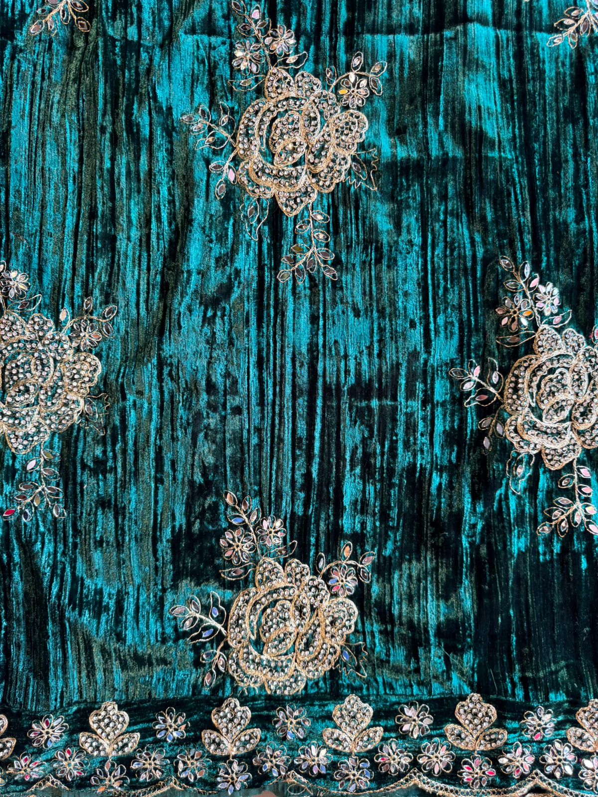 Crushed velvet unstitched Suits