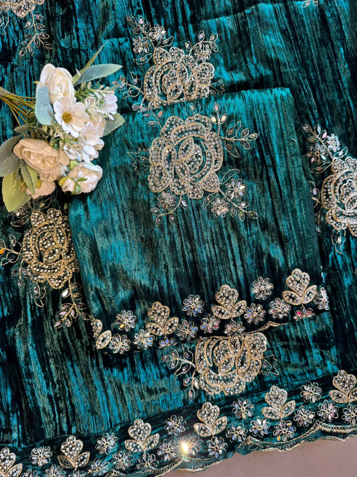 Crushed velvet unstitched Suits