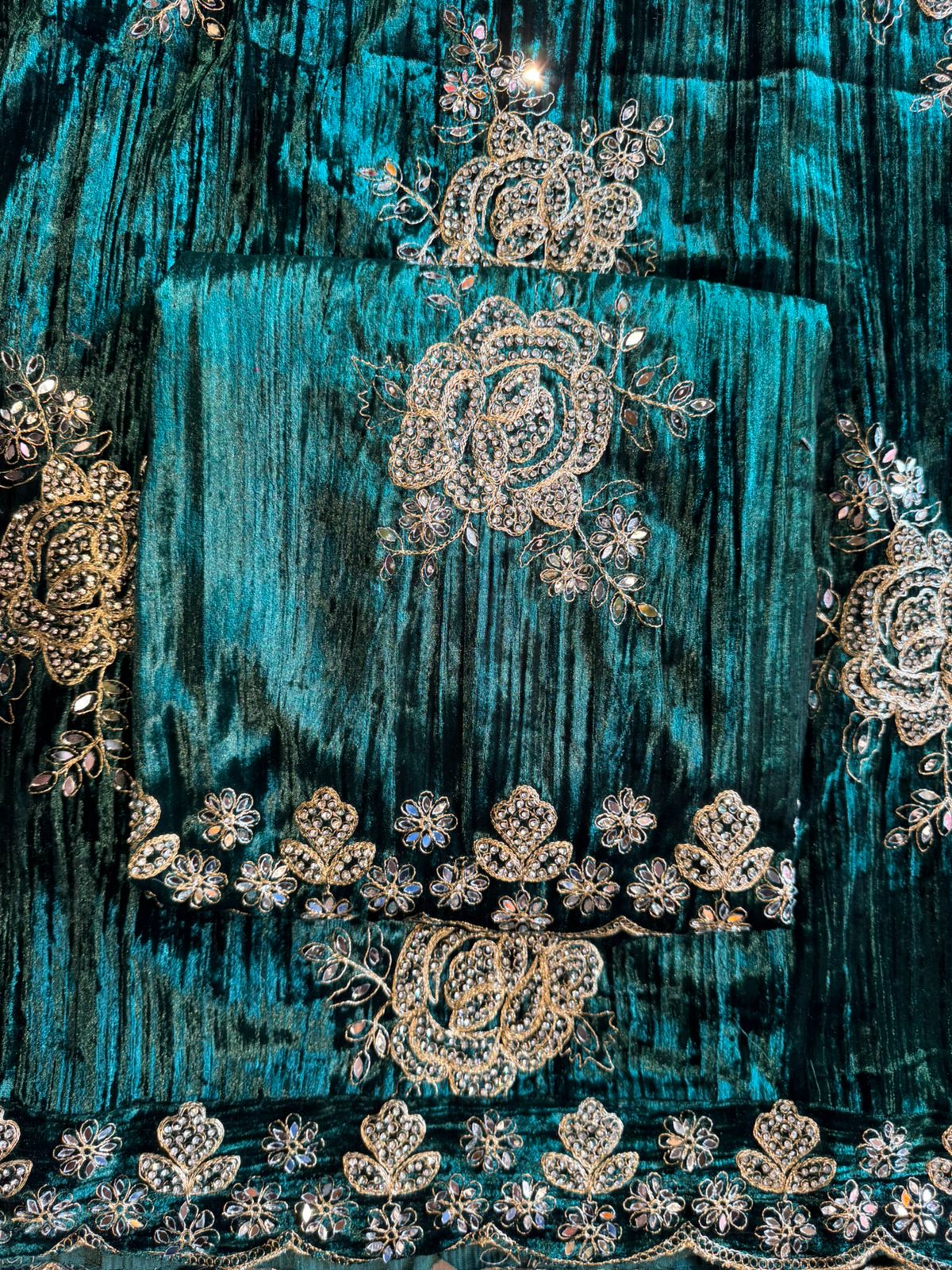 Crushed velvet unstitched Suits