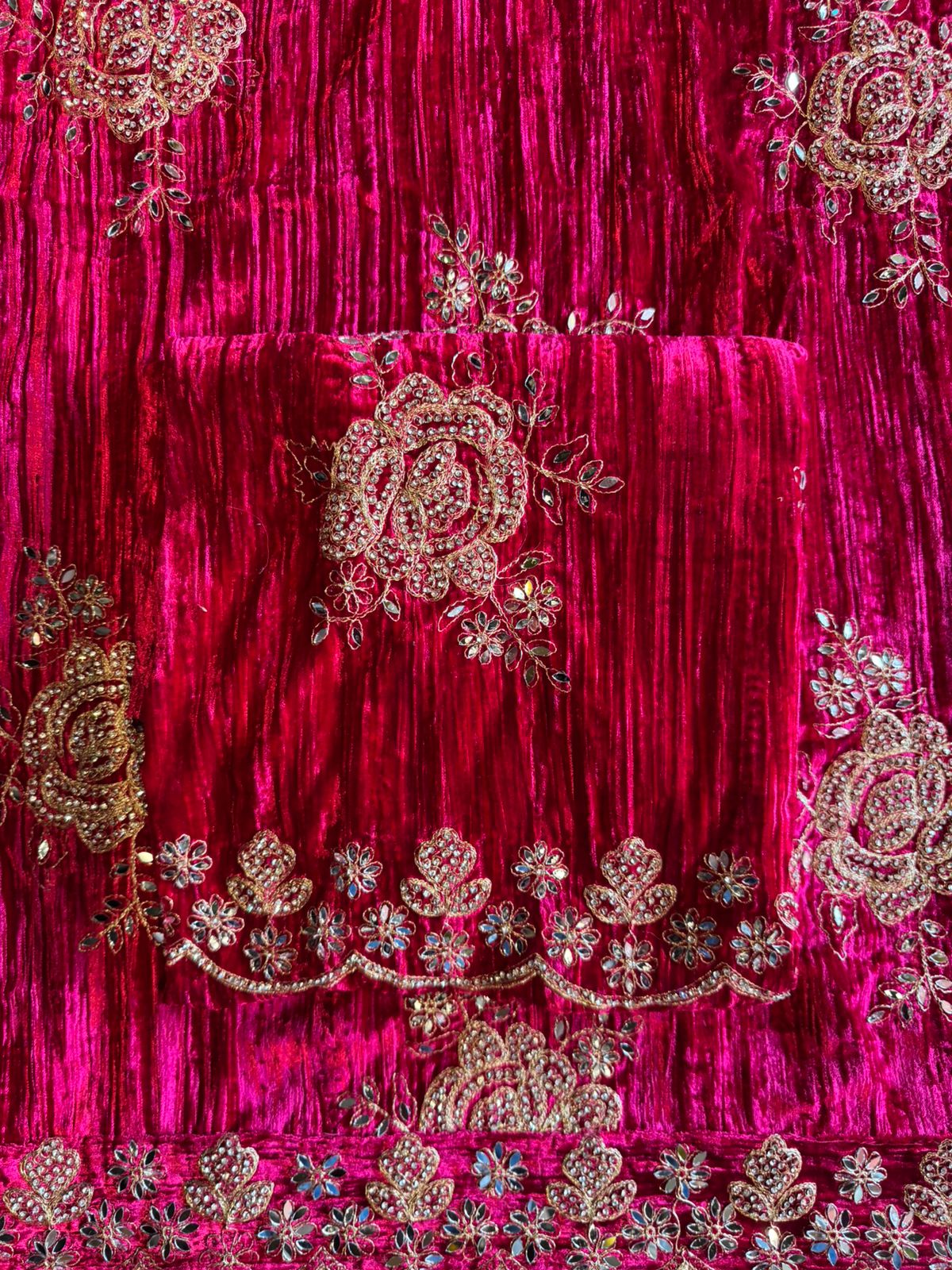 Crushed velvet unstitched Suits