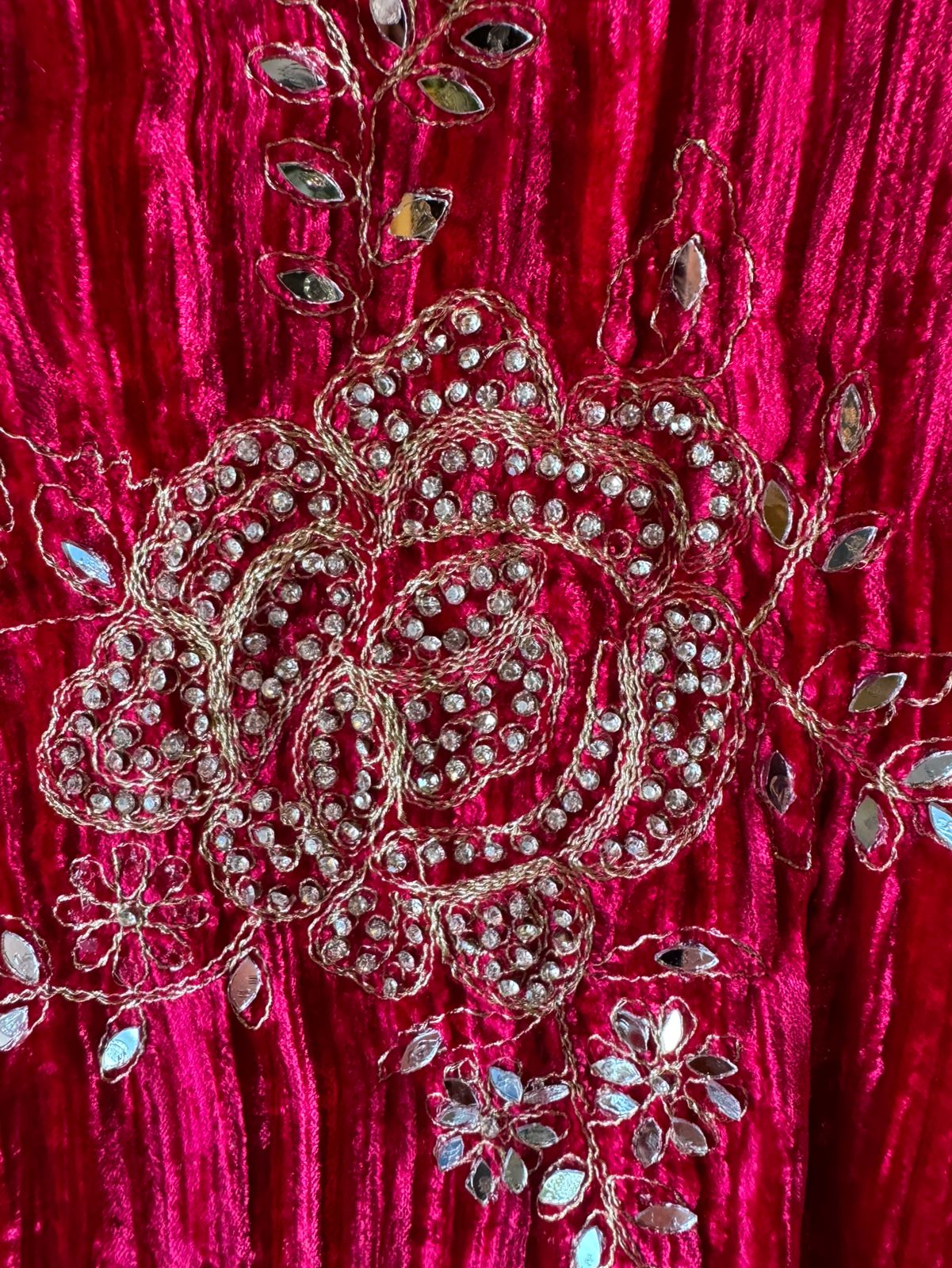 Crushed velvet unstitched Suits