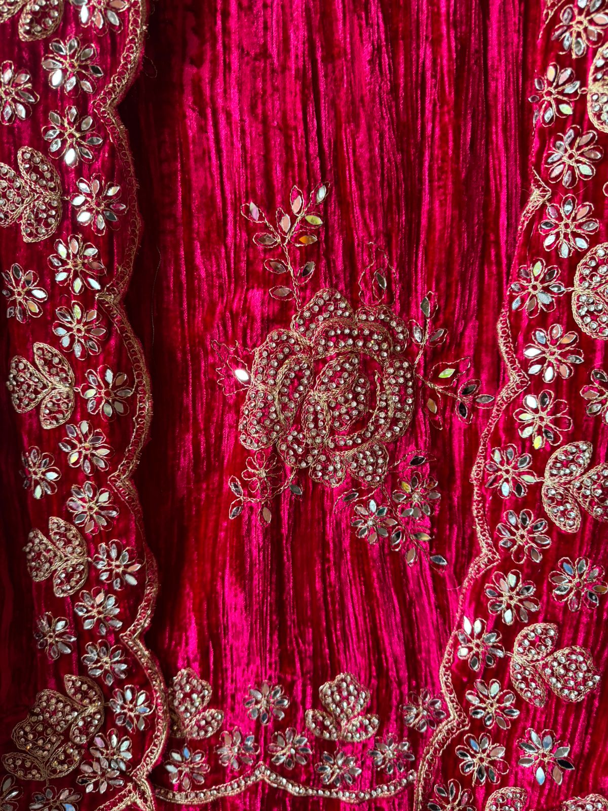 Crushed velvet unstitched Suits