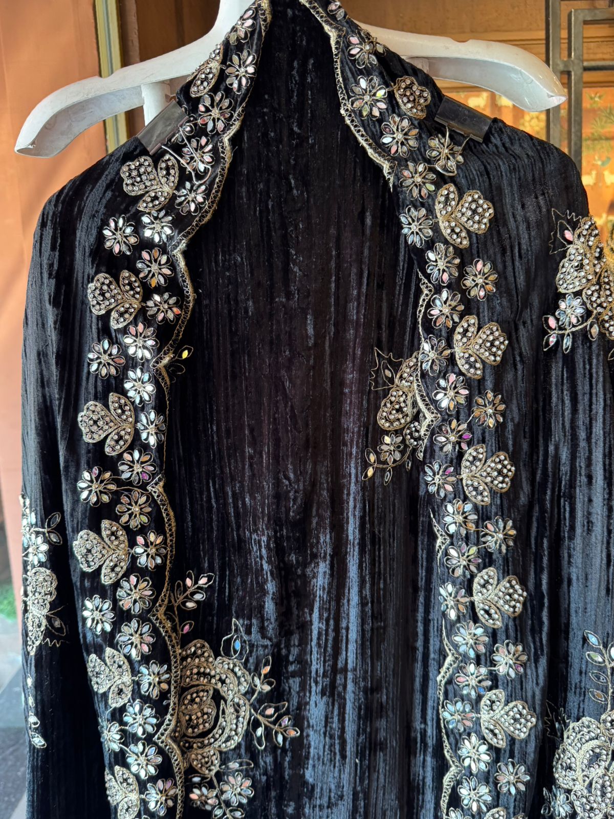 Crushed velvet unstitched Suits
