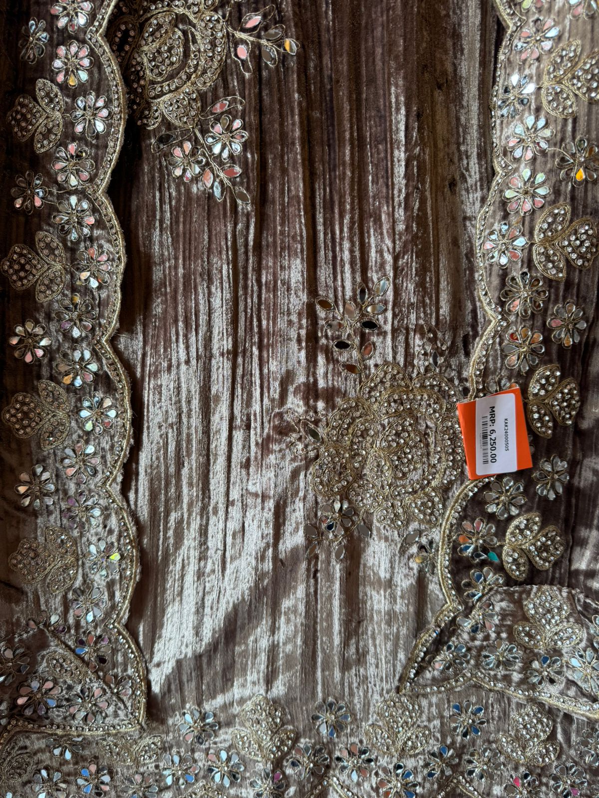 Crushed velvet unstitched Suits