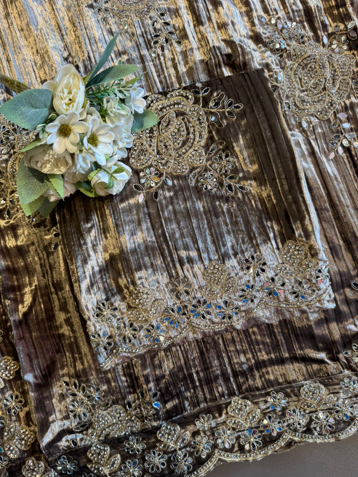 Crushed velvet unstitched Suits